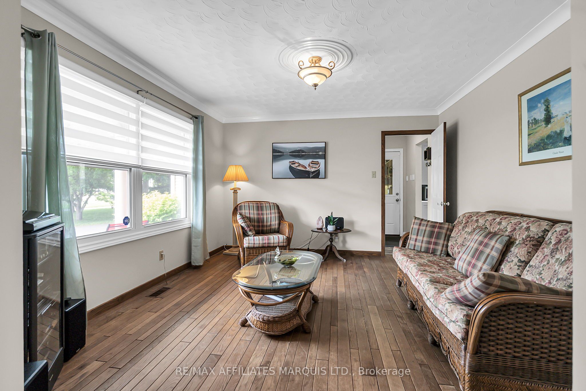 1356 Lochiel Street Property Photo 4