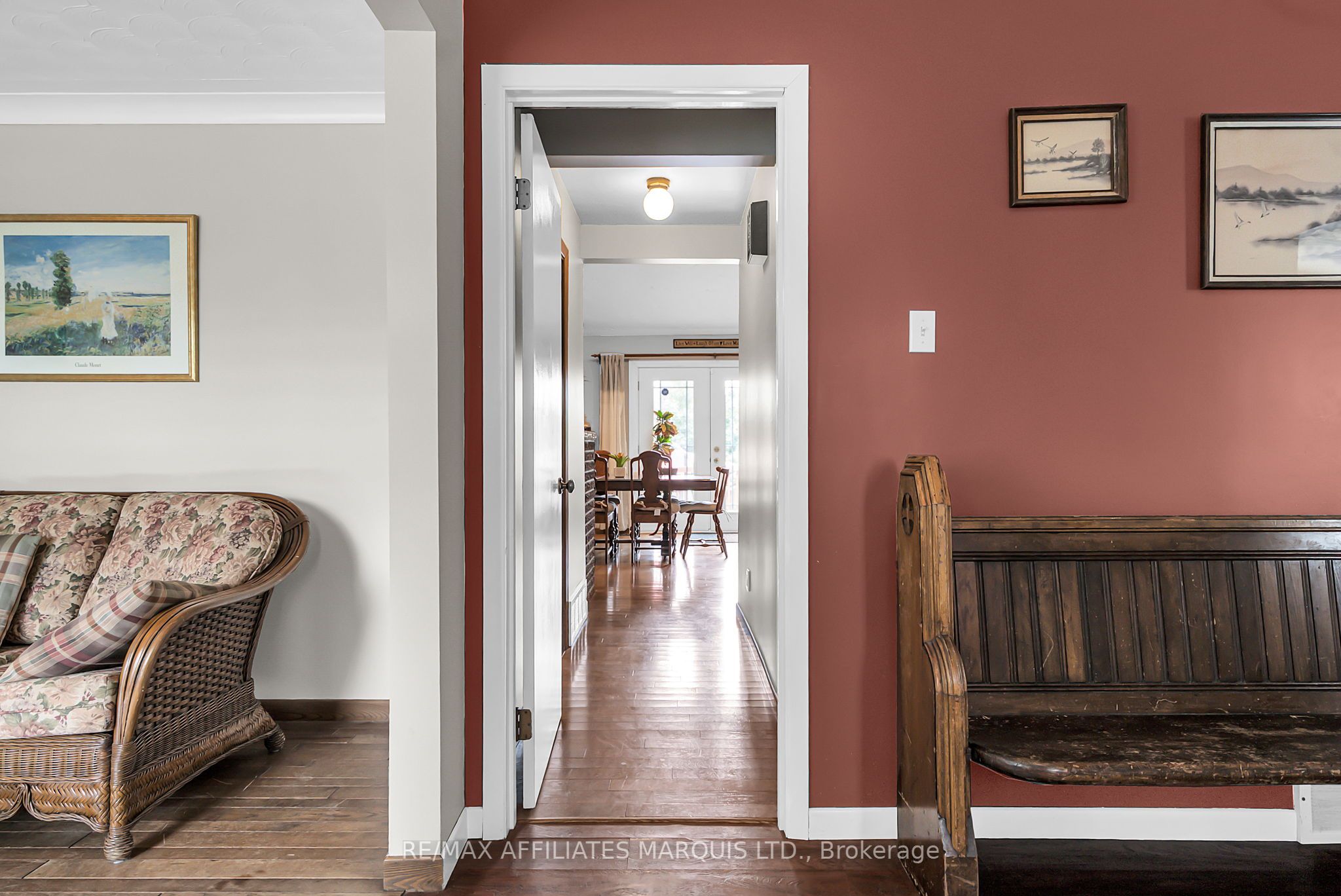 1356 Lochiel Street Property Photo 7