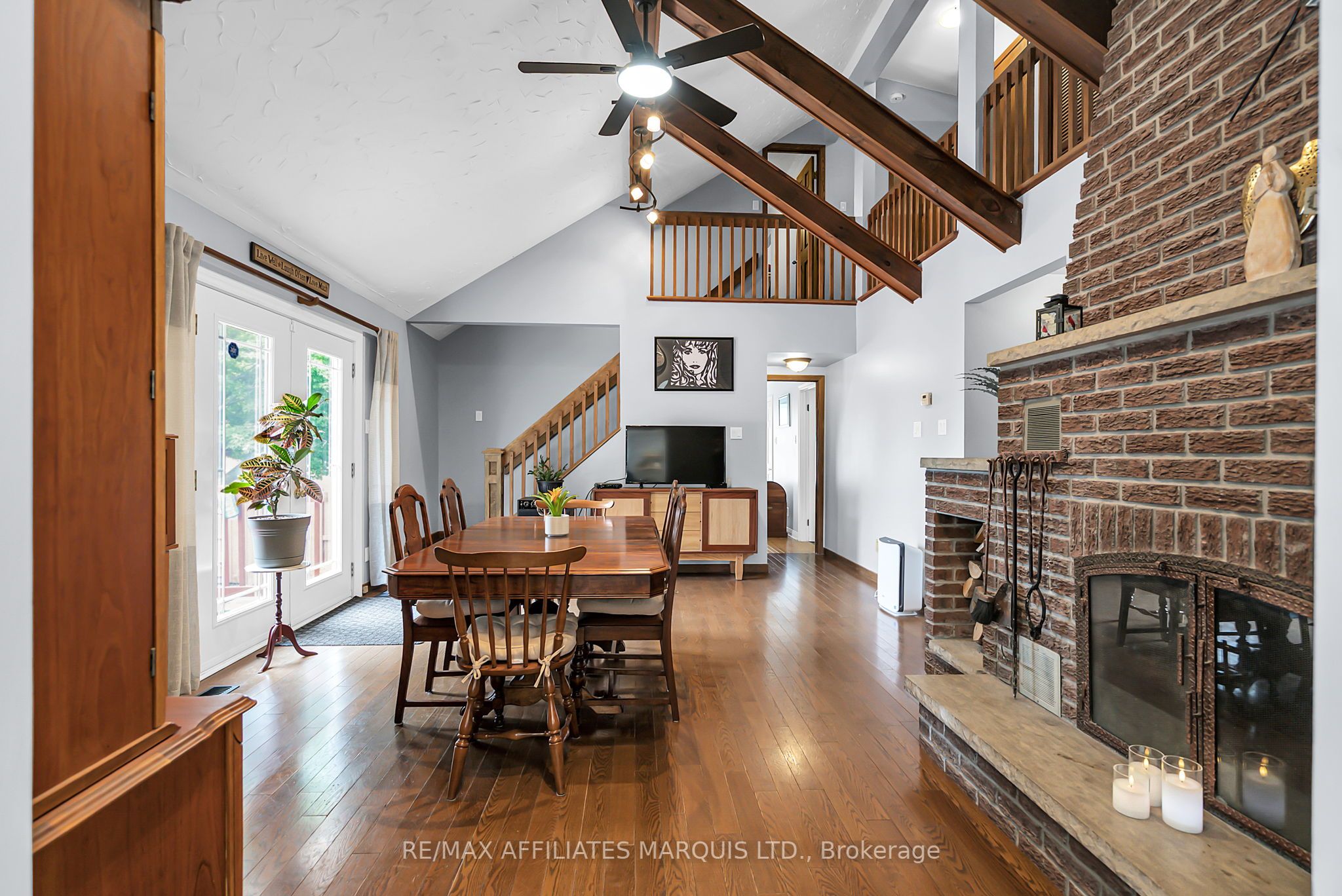 1356 Lochiel Street Property Photo 11