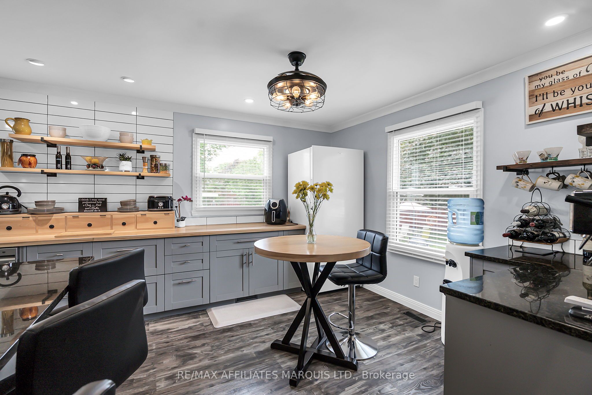 1356 Lochiel Street Property Photo 14