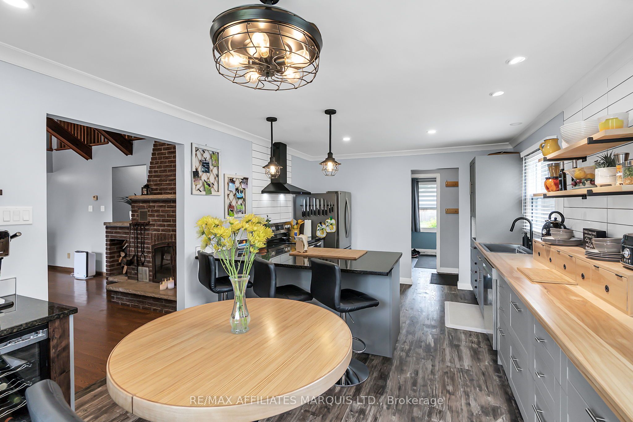 1356 Lochiel Street Property Photo 15