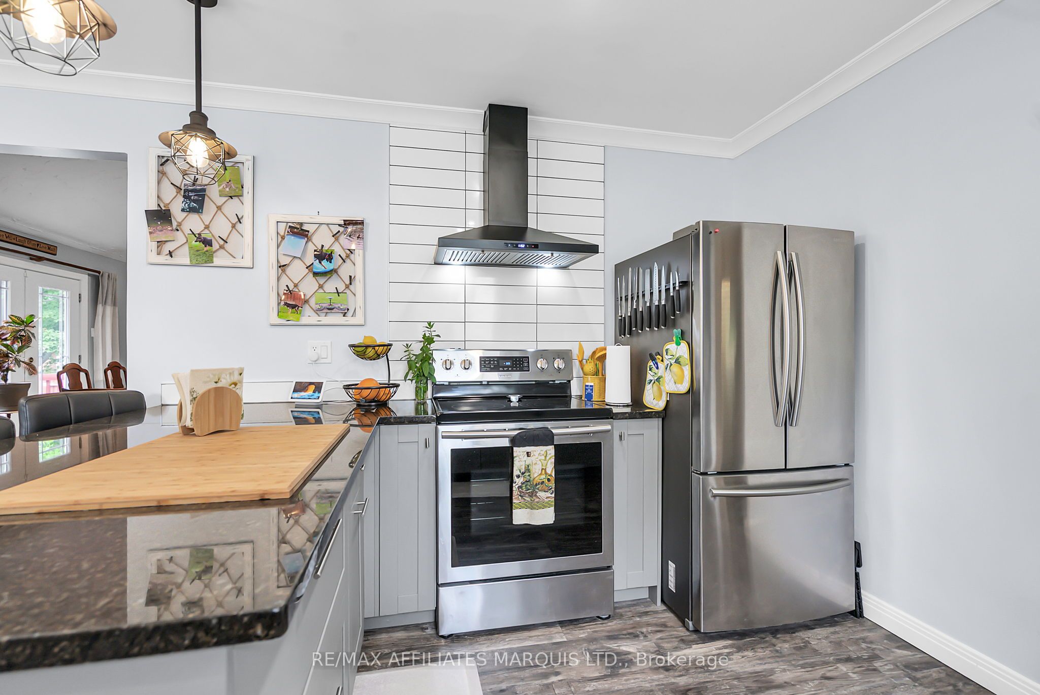 1356 Lochiel Street Property Photo 16