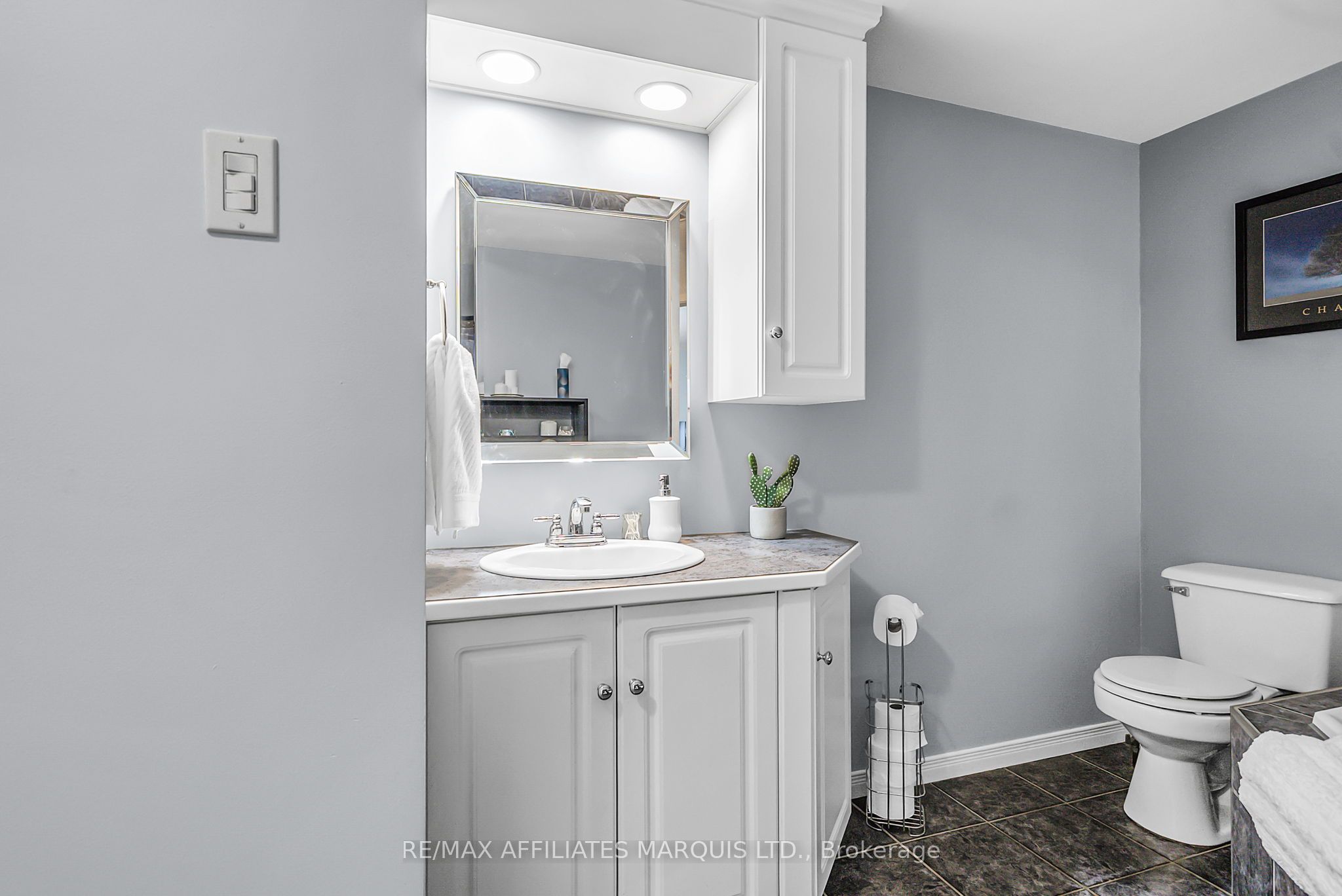 1356 Lochiel Street Property Photo 24