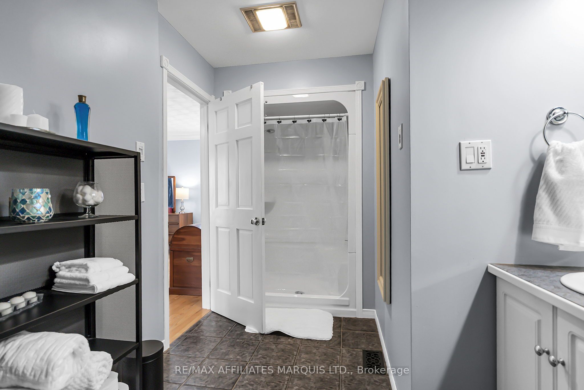 1356 Lochiel Street Property Photo 25