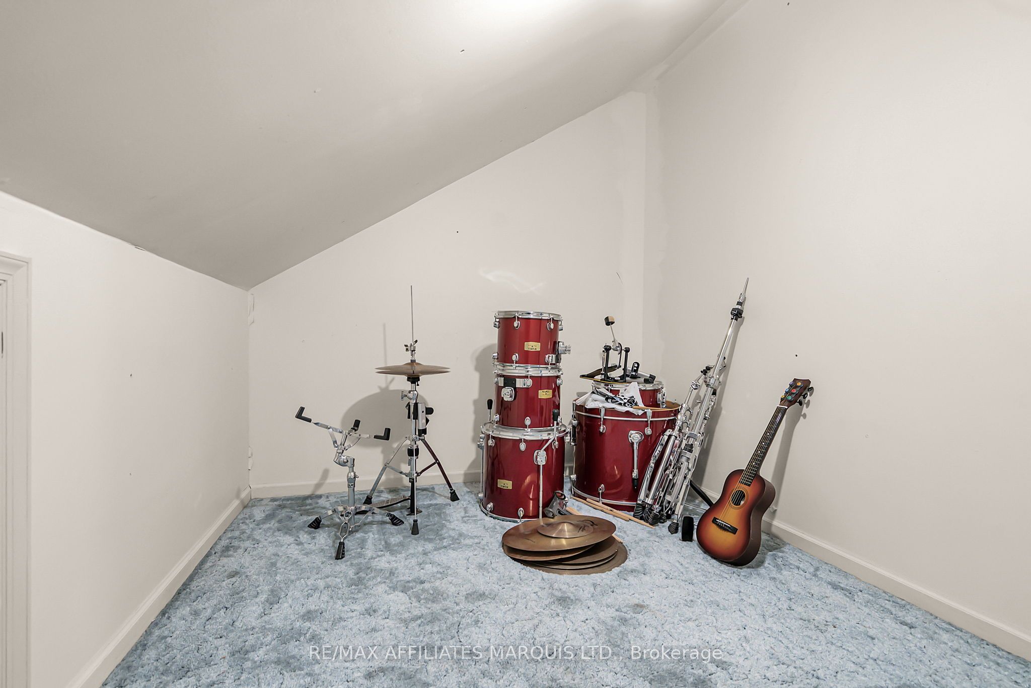 1356 Lochiel Street Property Photo 32