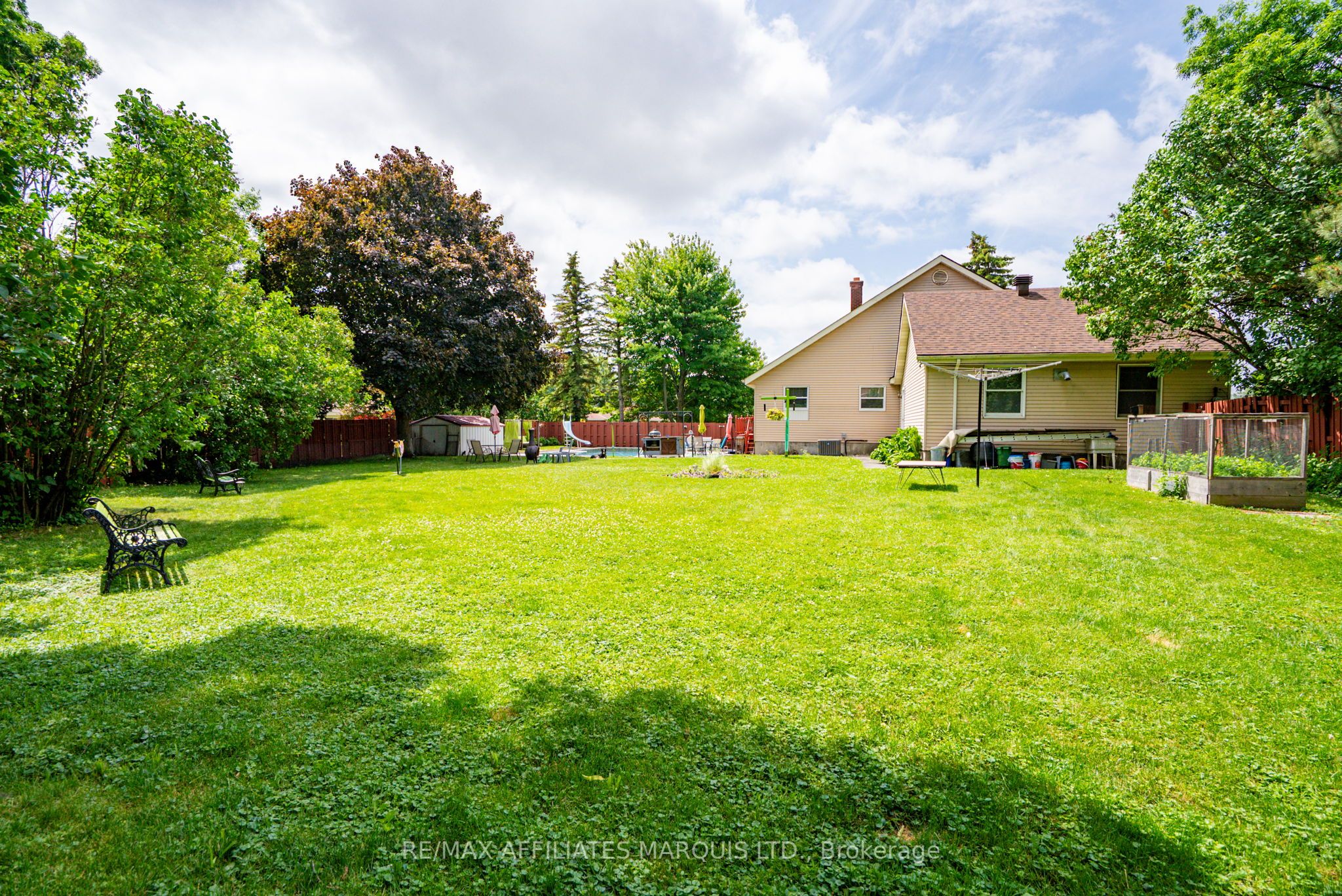 1356 Lochiel Street Property Photo 38