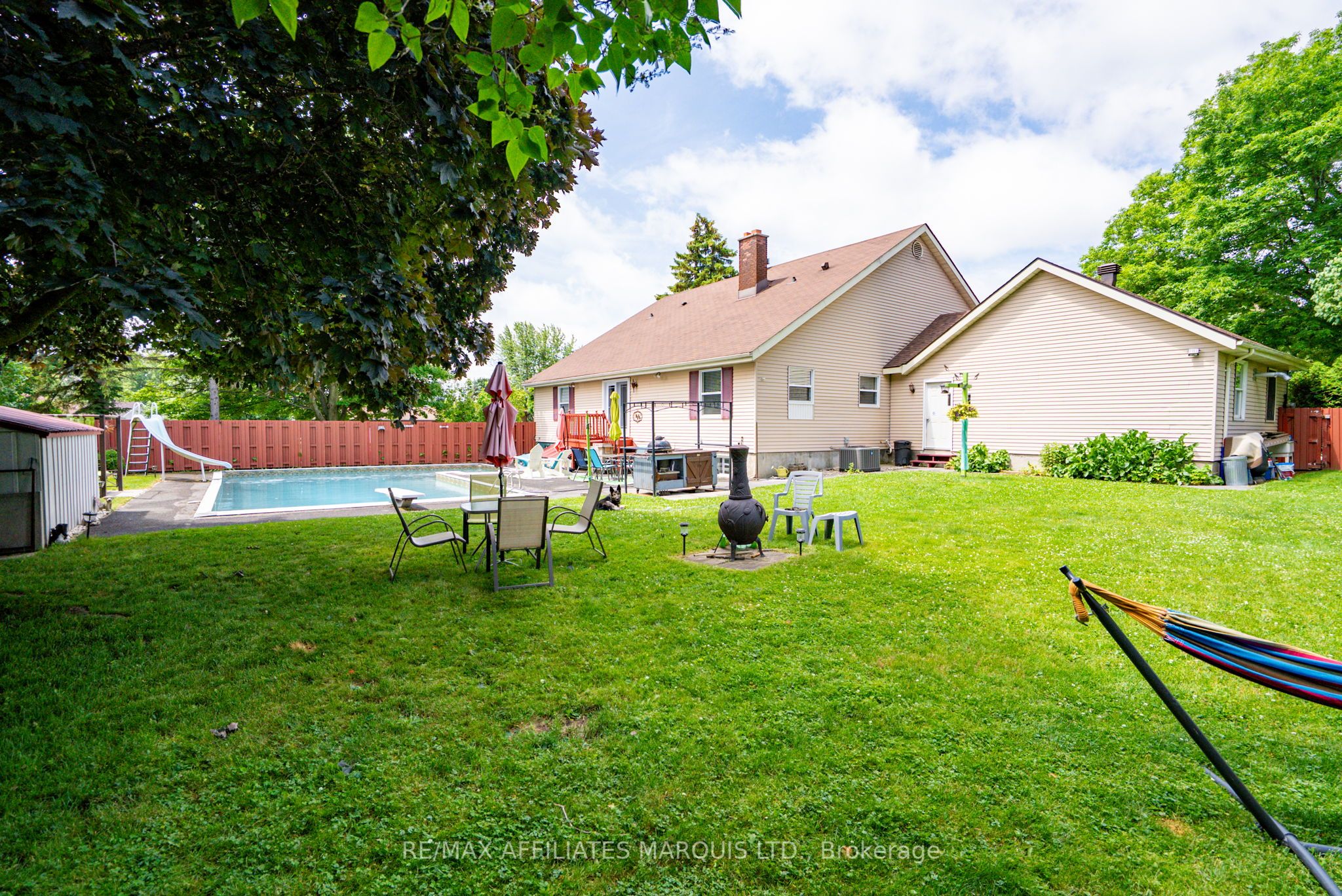 1356 Lochiel Street Property Photo 39