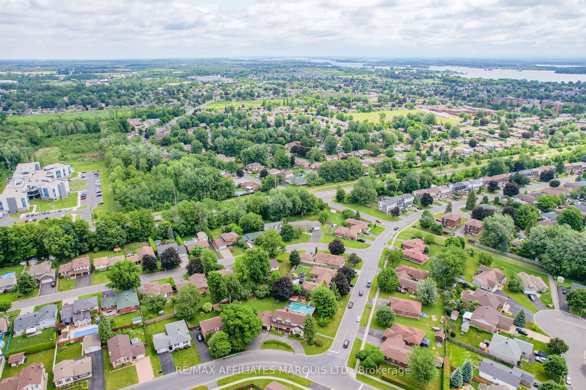 1356 Lochiel Street Property Photo 47