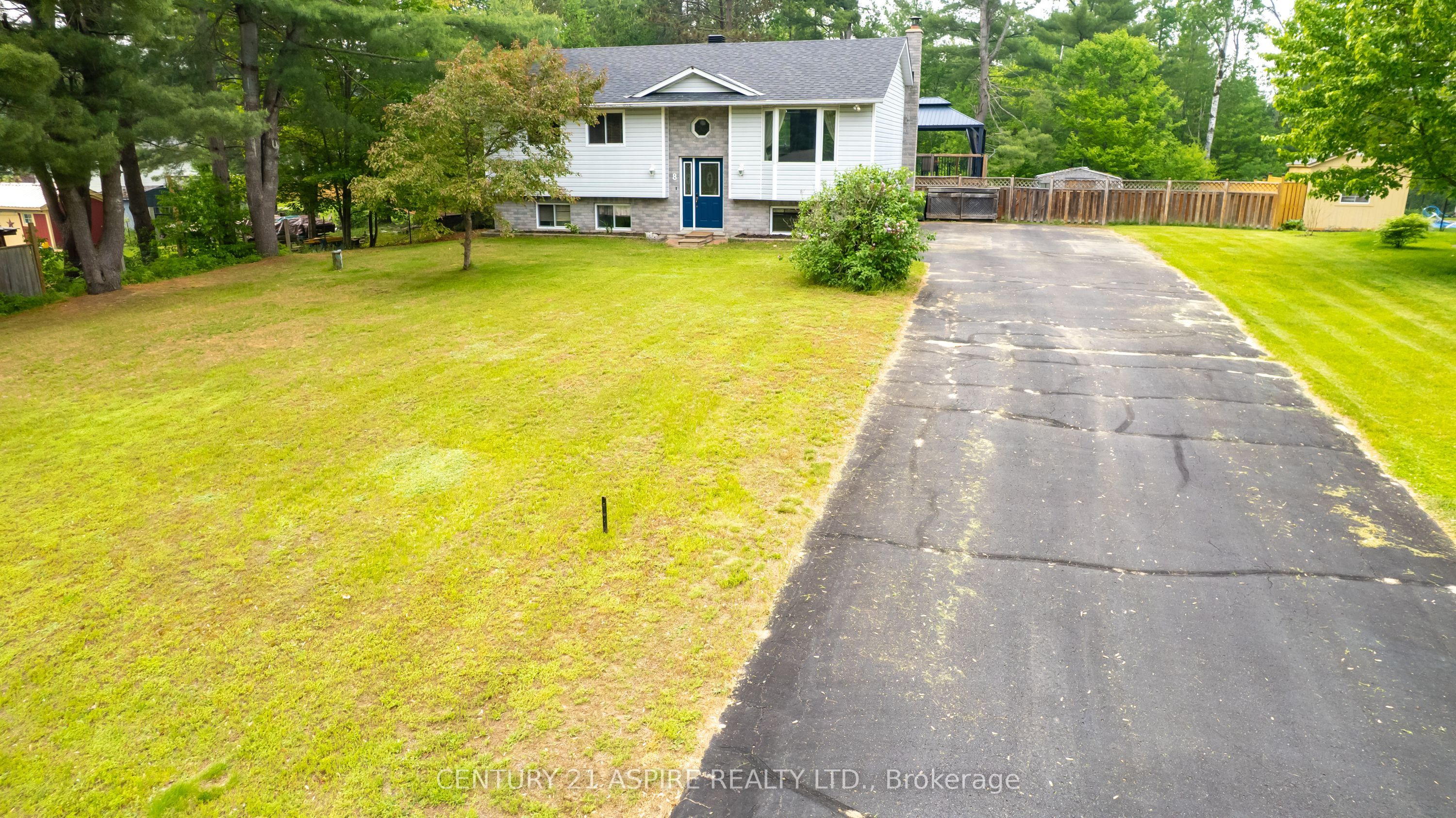 8 Jason Street Property Photo 2