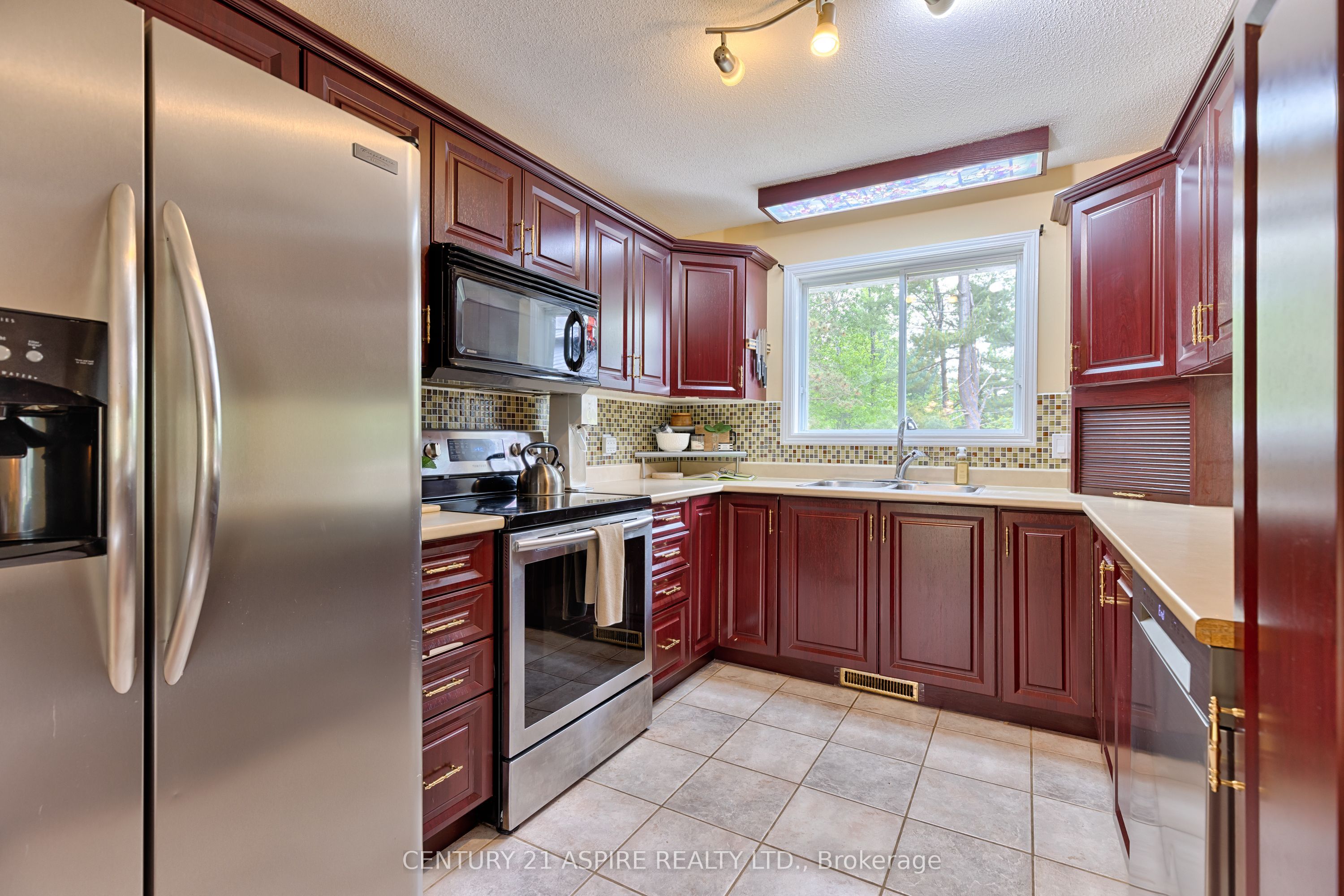8 Jason Street Property Photo 12