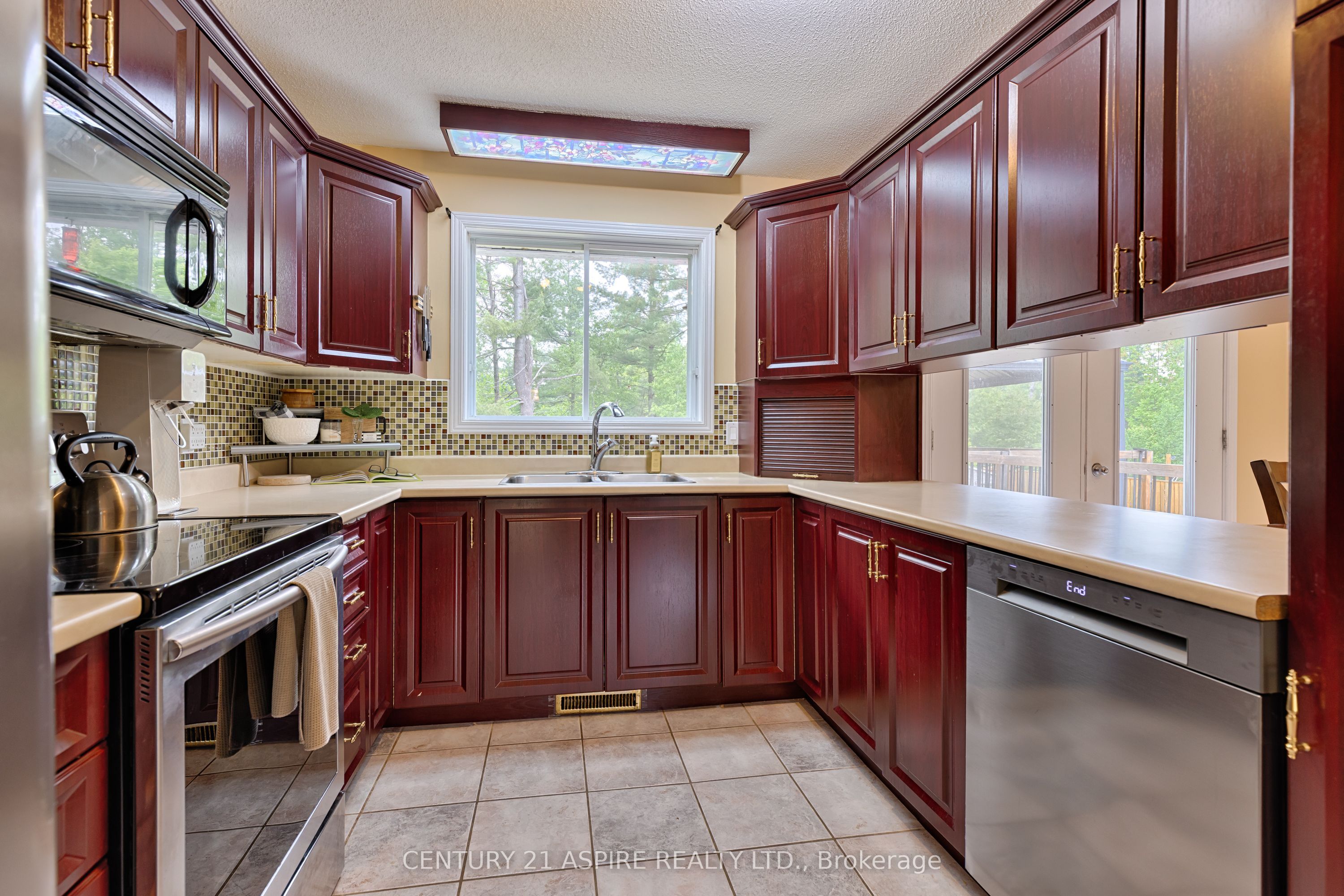 8 Jason Street Property Photo 13
