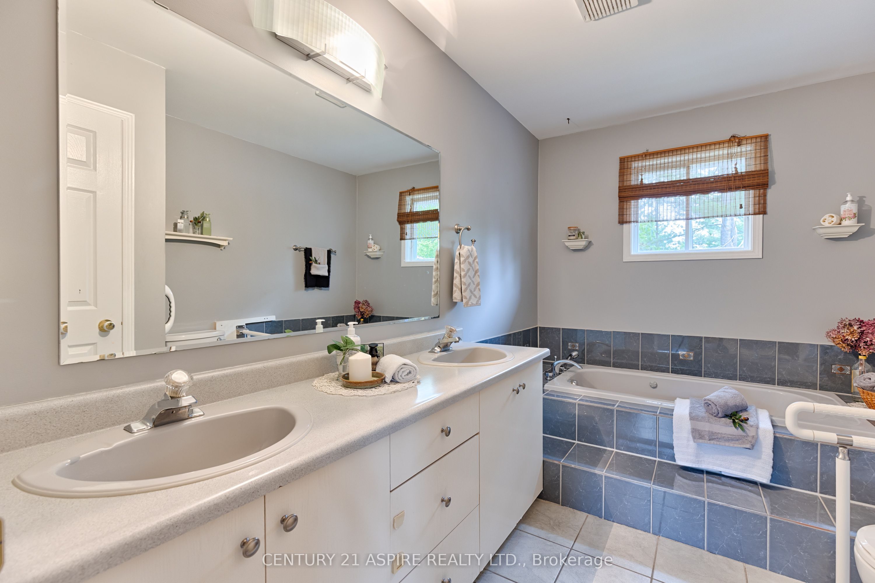 8 Jason Street Property Photo 15