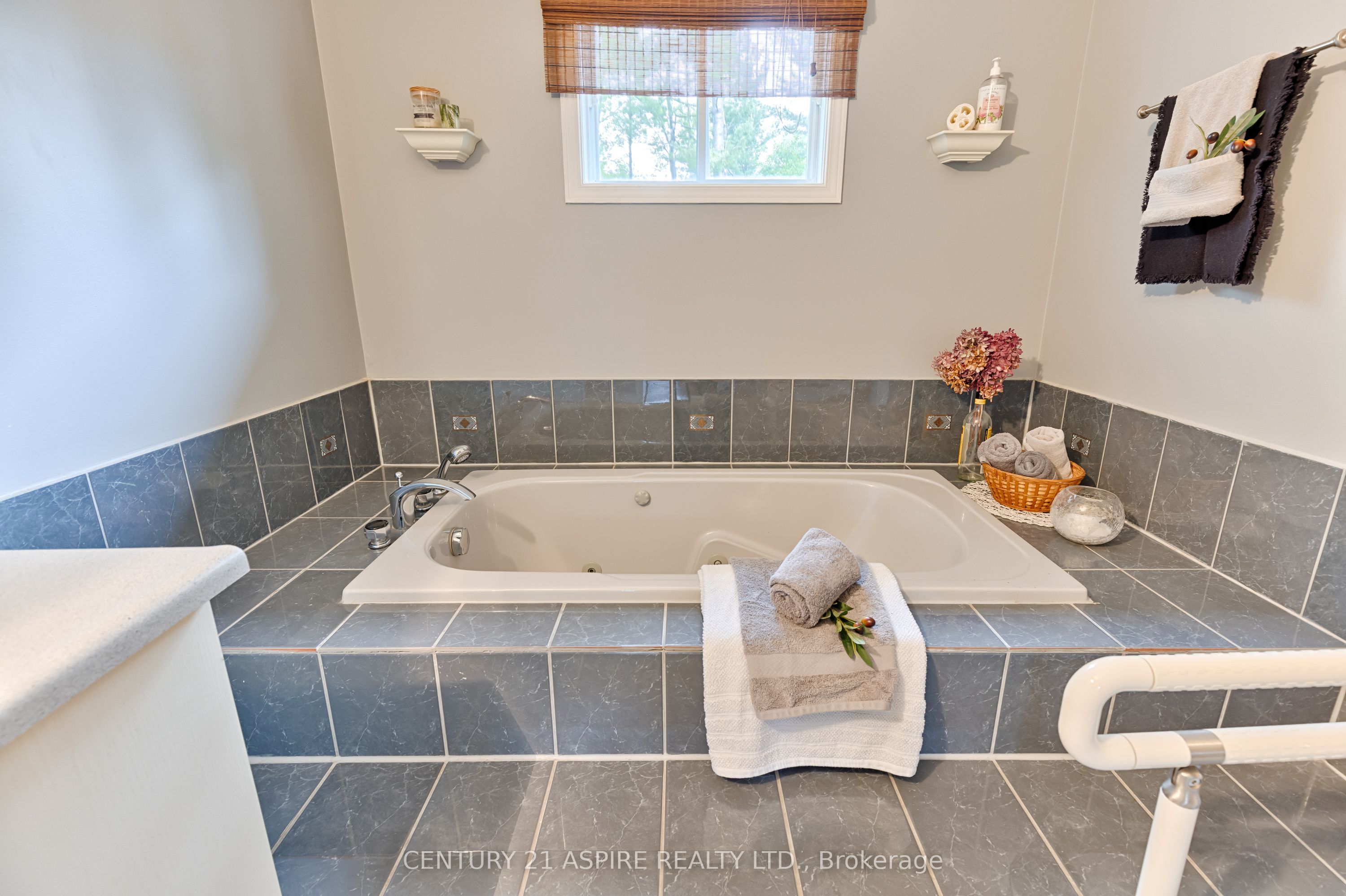 8 Jason Street Property Photo 16