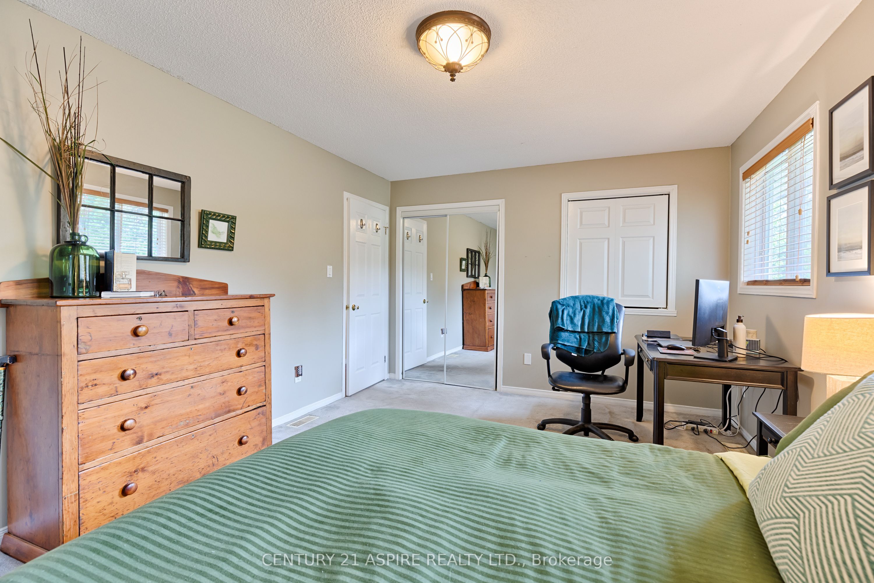 8 Jason Street Property Photo 20