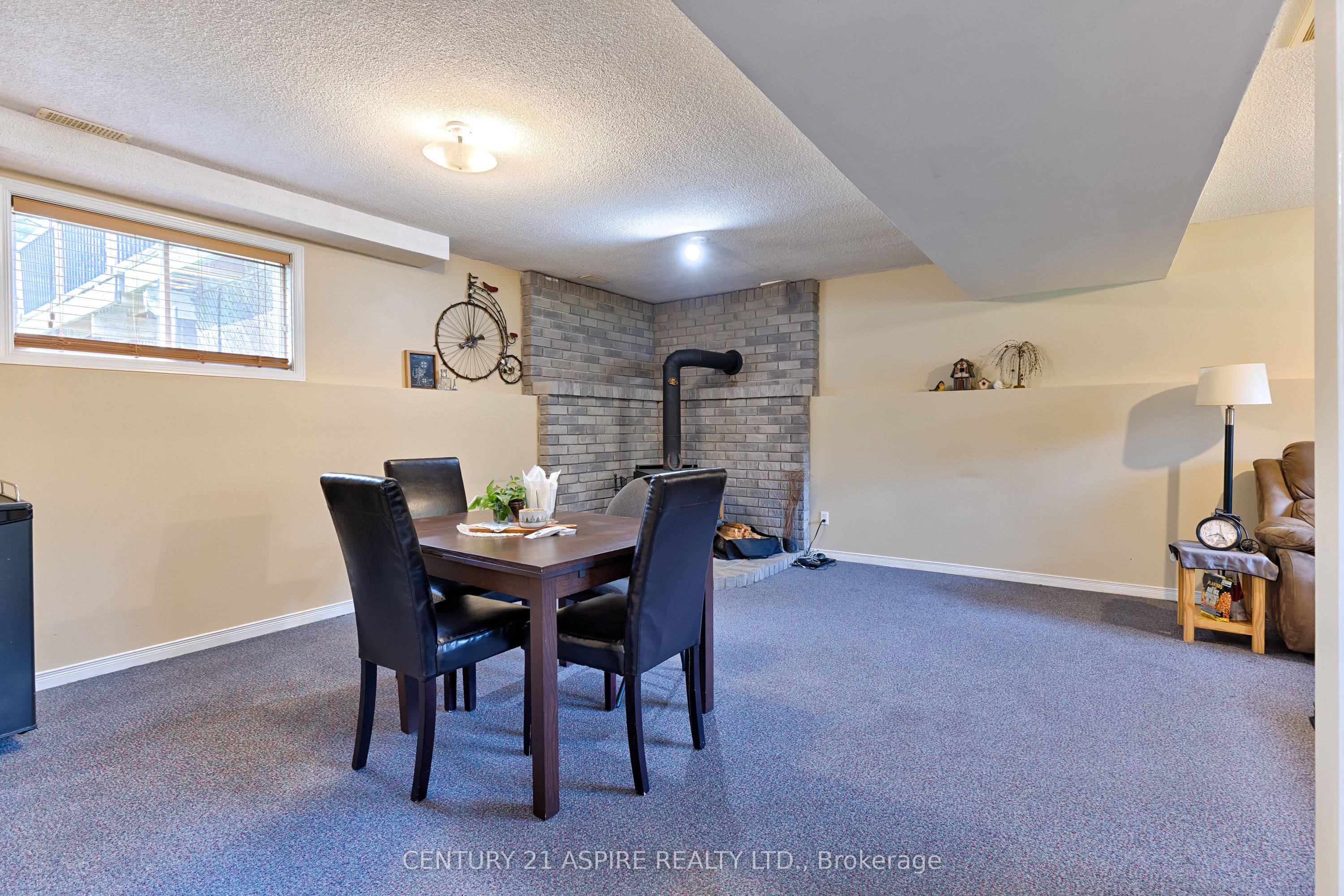 8 Jason Street Property Photo 21