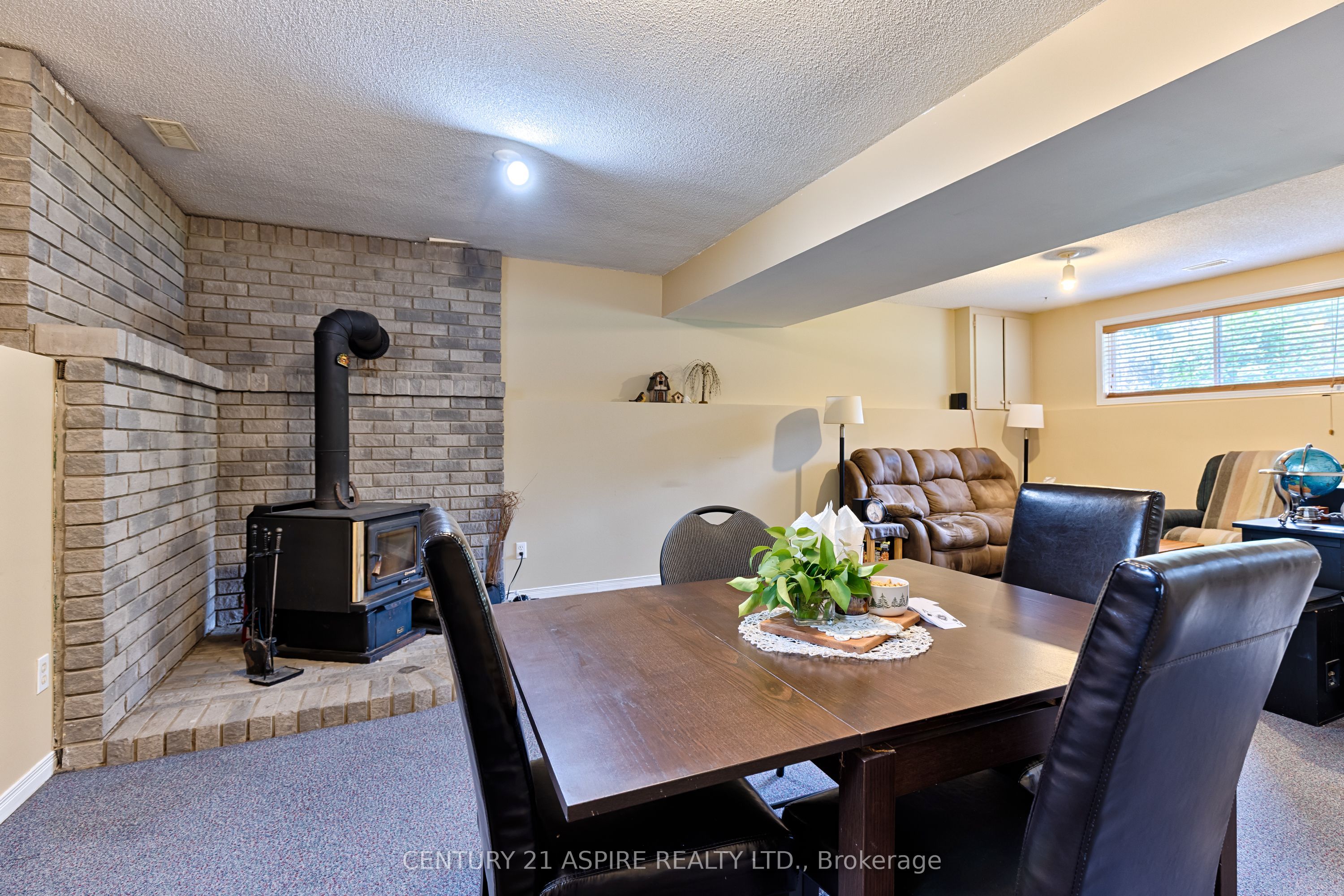 8 Jason Street Property Photo 22