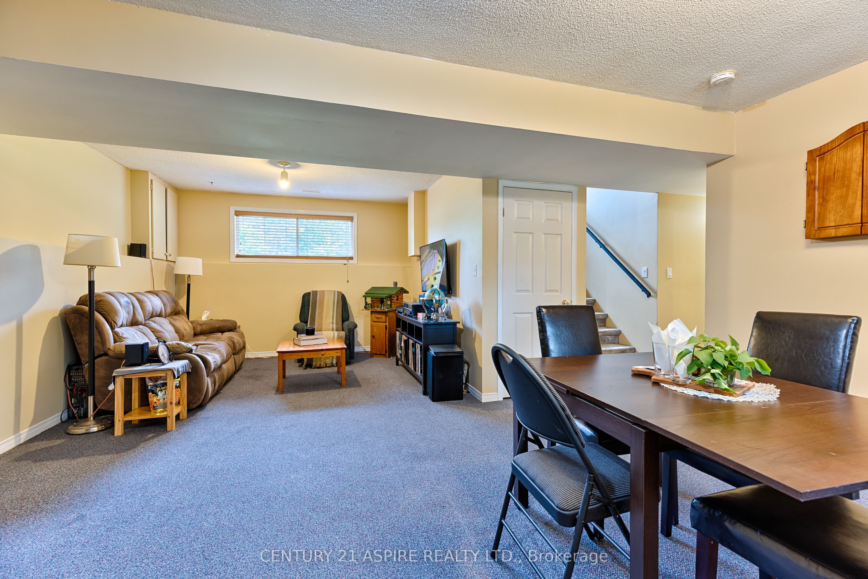 8 Jason Street Property Photo 23