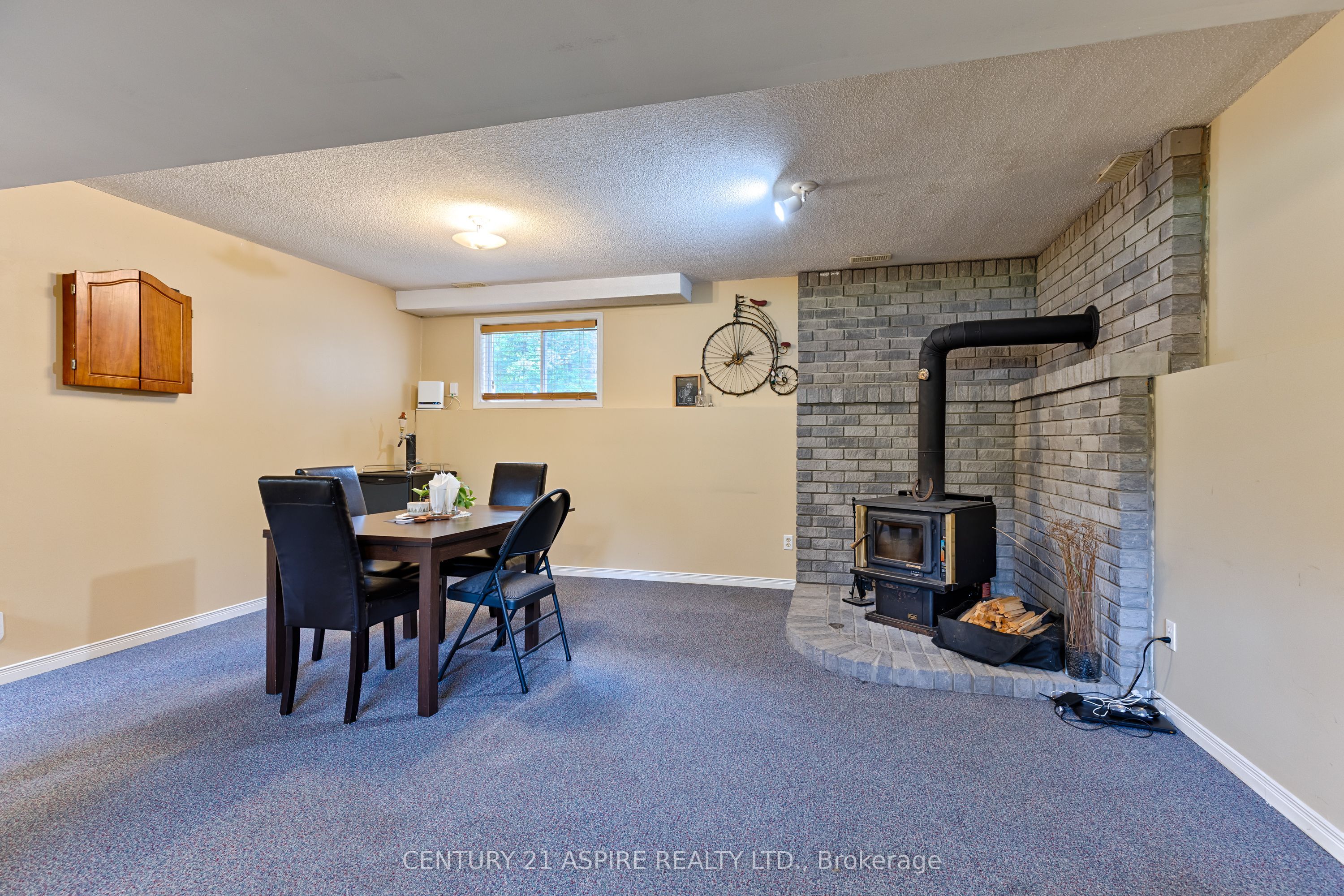8 Jason Street Property Photo 25