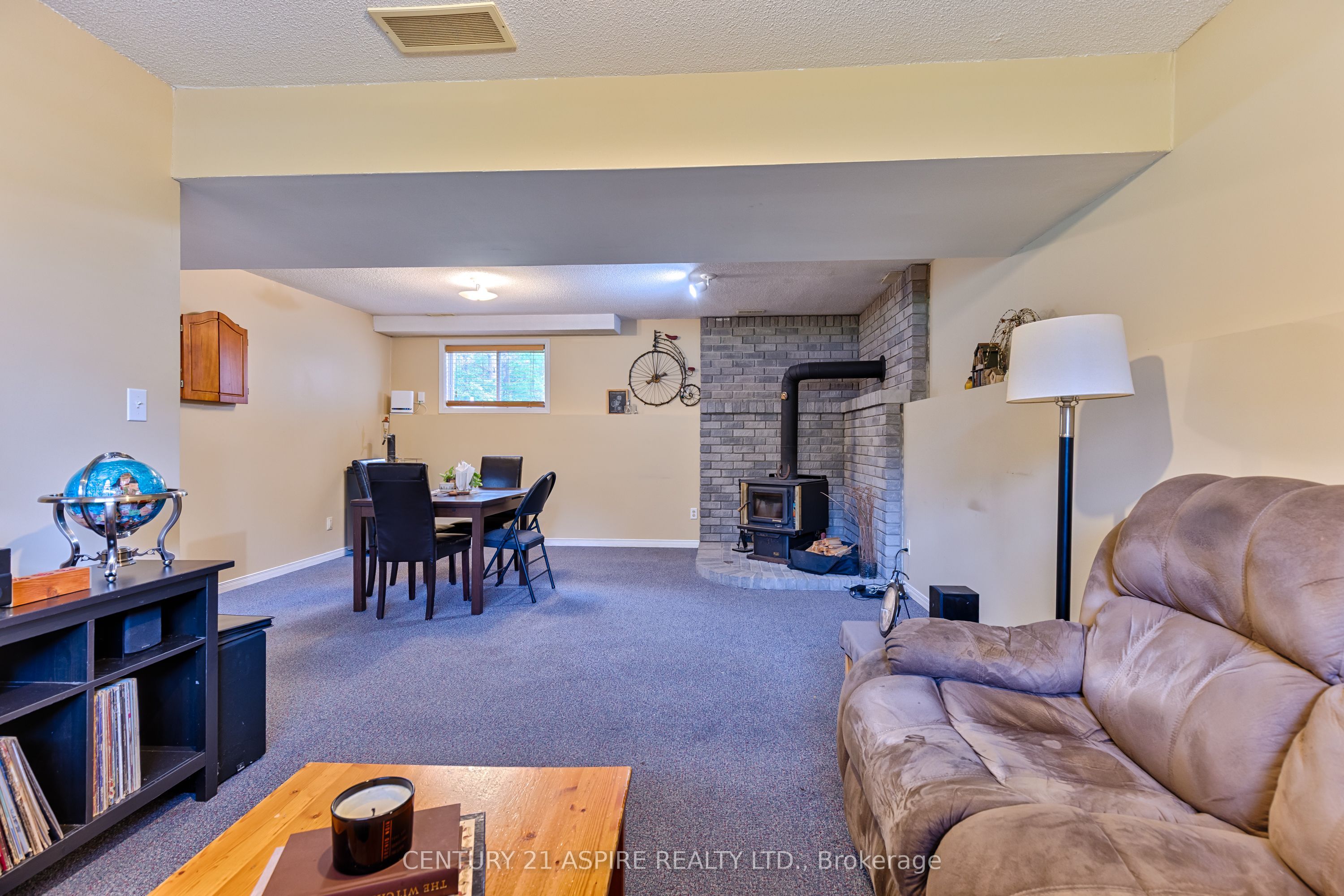 8 Jason Street Property Photo 26
