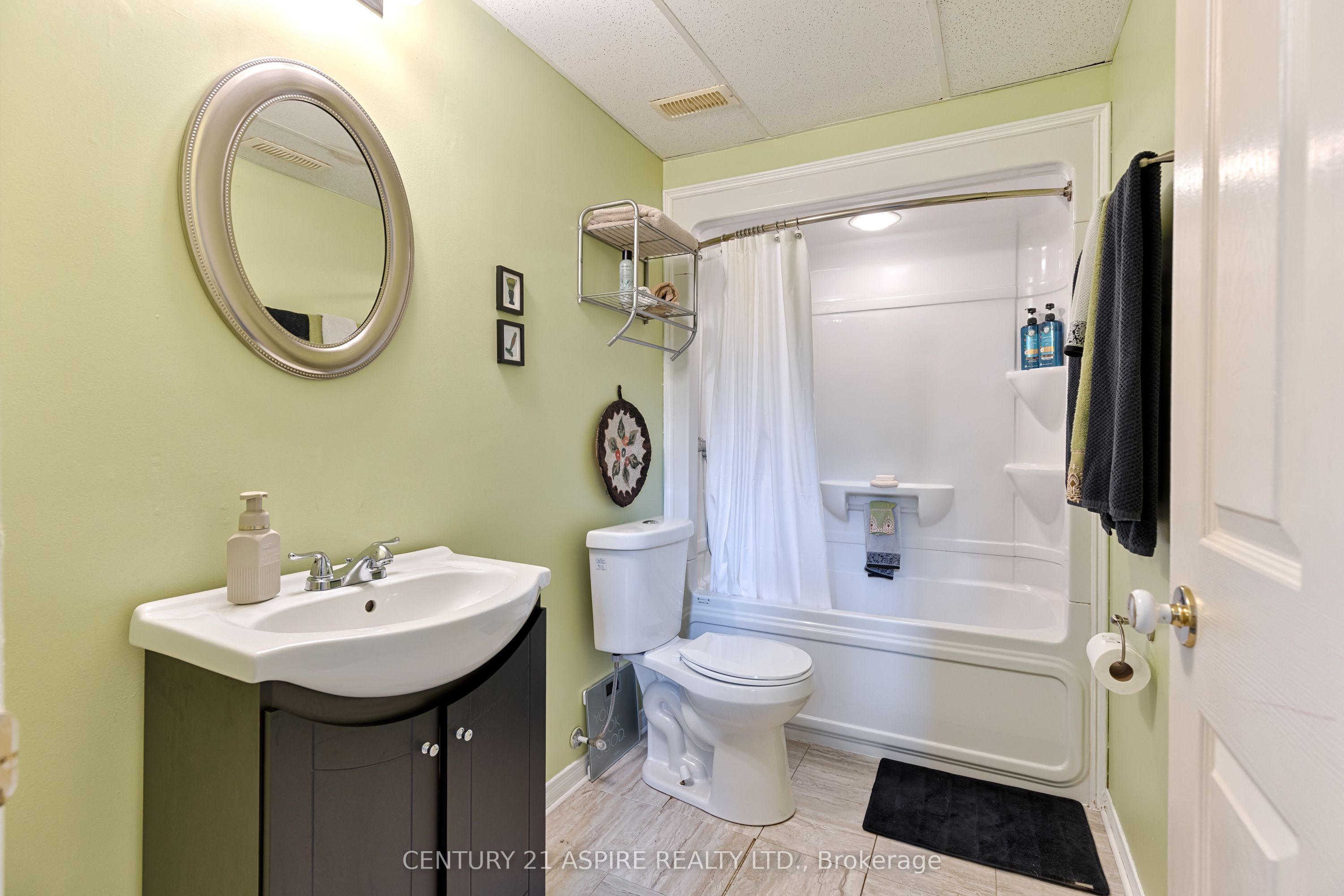 8 Jason Street Property Photo 27