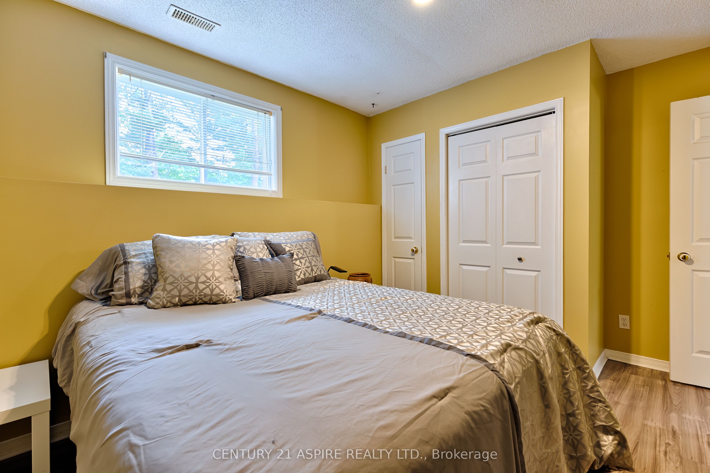 8 Jason Street Property Photo 29