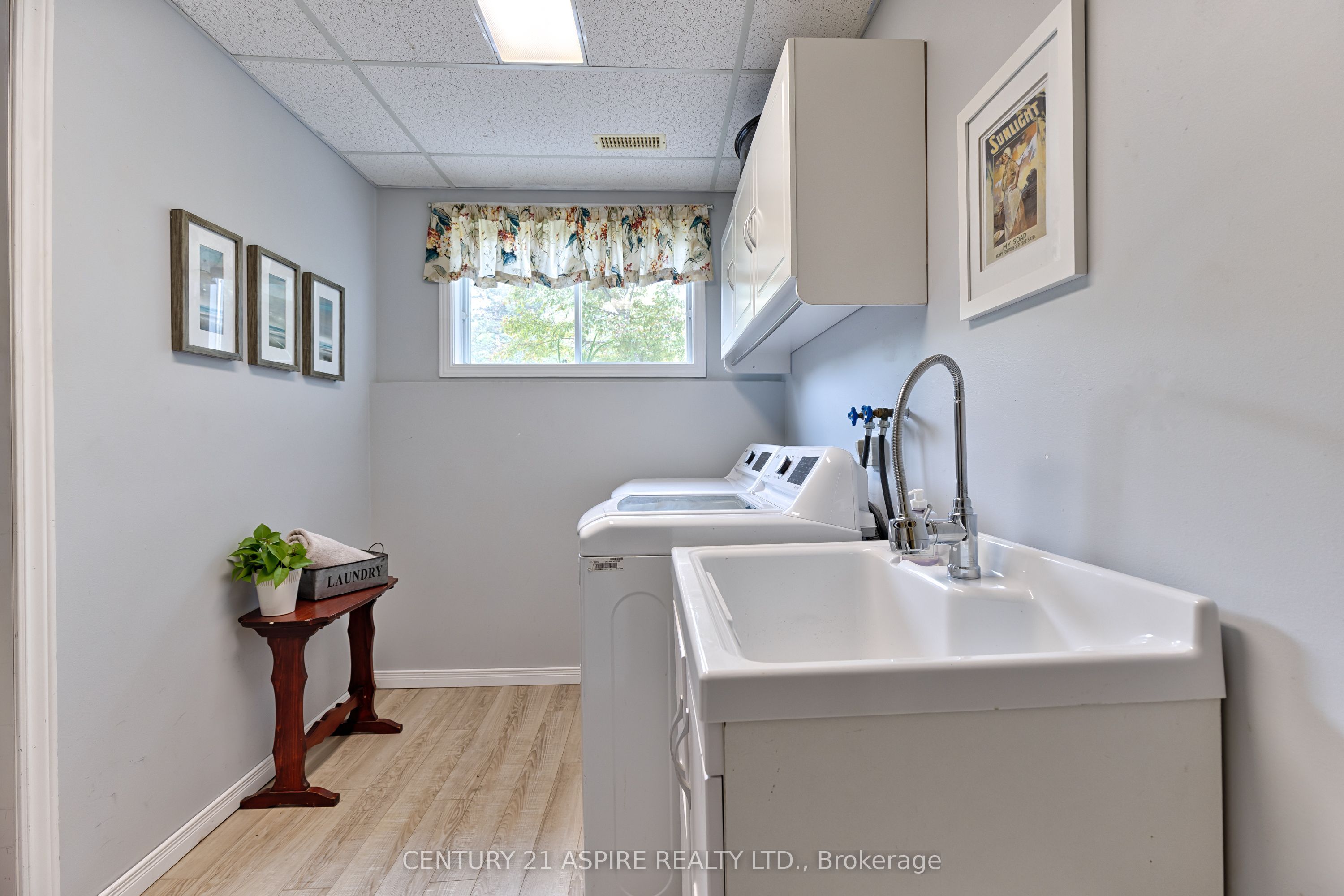 8 Jason Street Property Photo 30