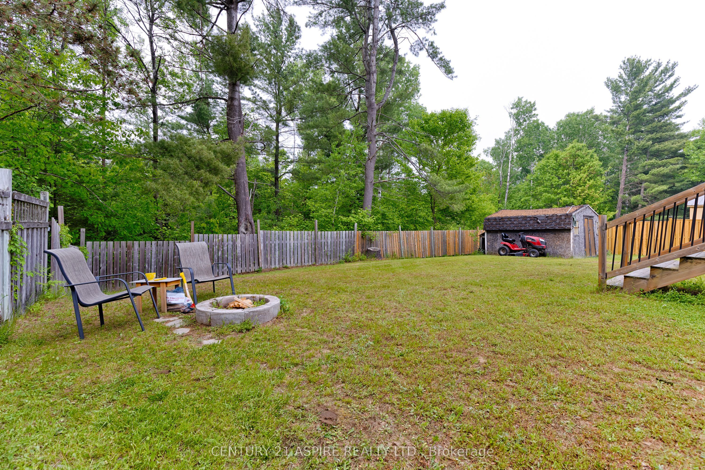 8 Jason Street Property Photo 40