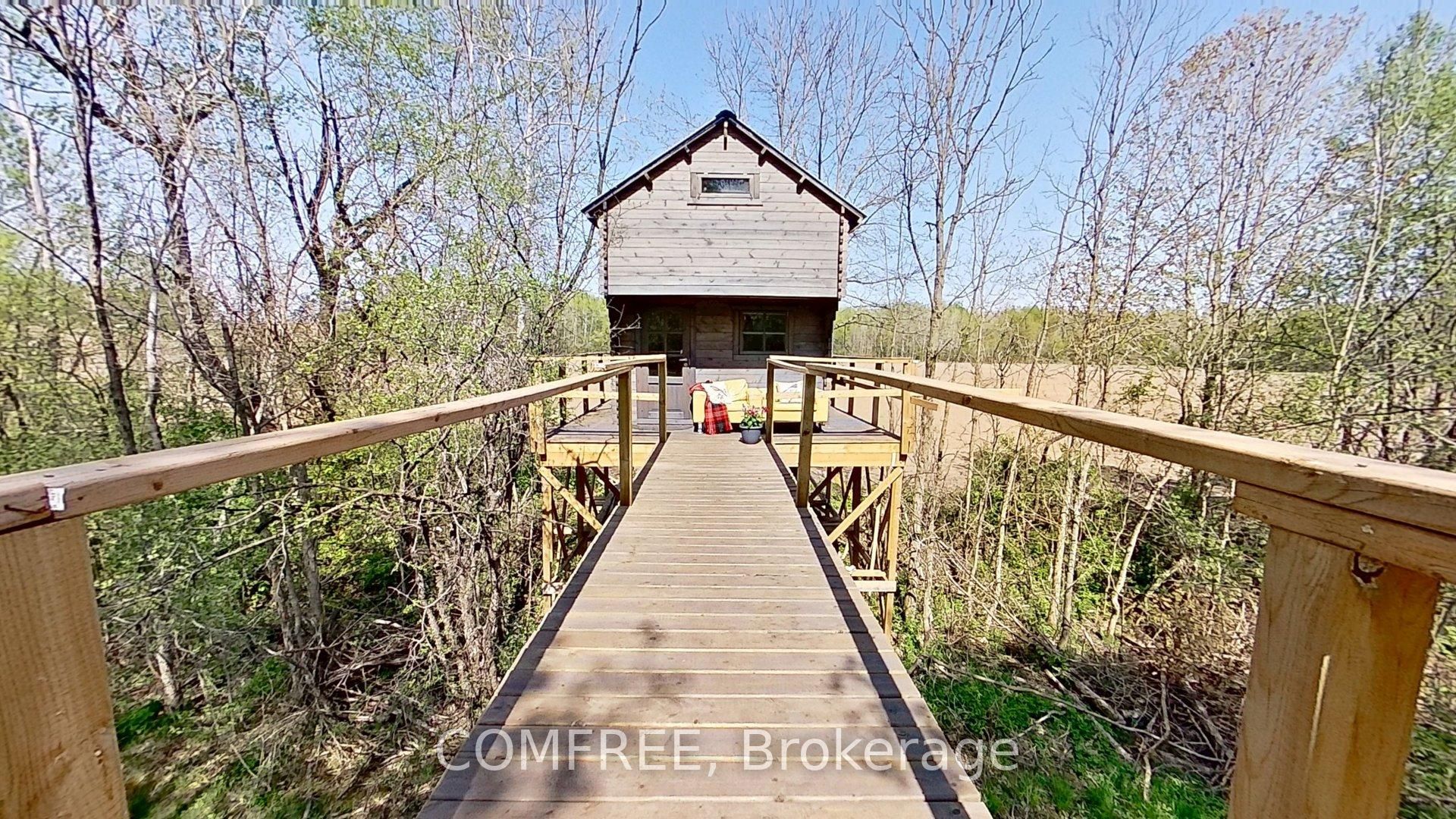 375500 37th Line Property Photo 1