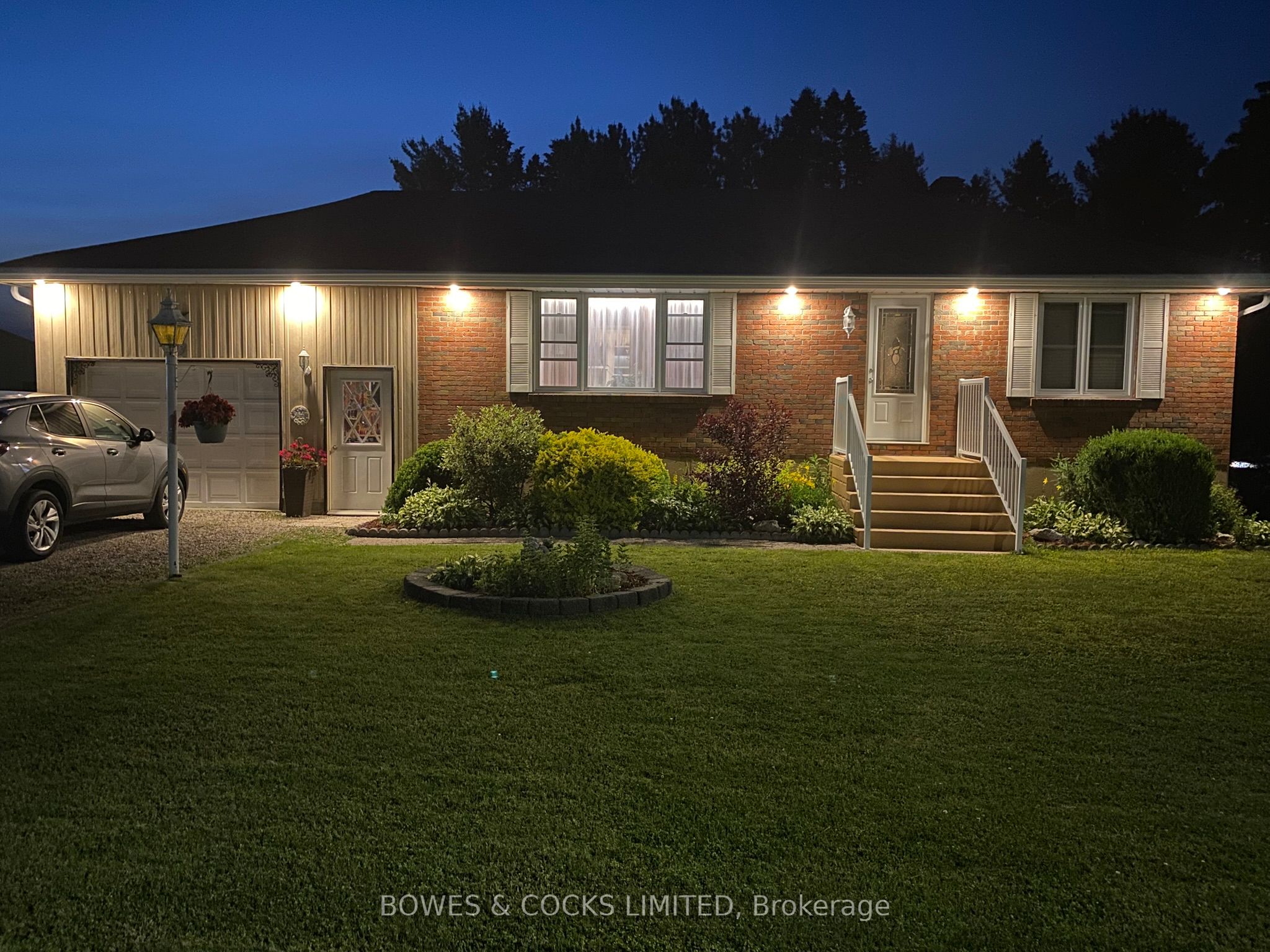 99 Maple Street Property Photo 1