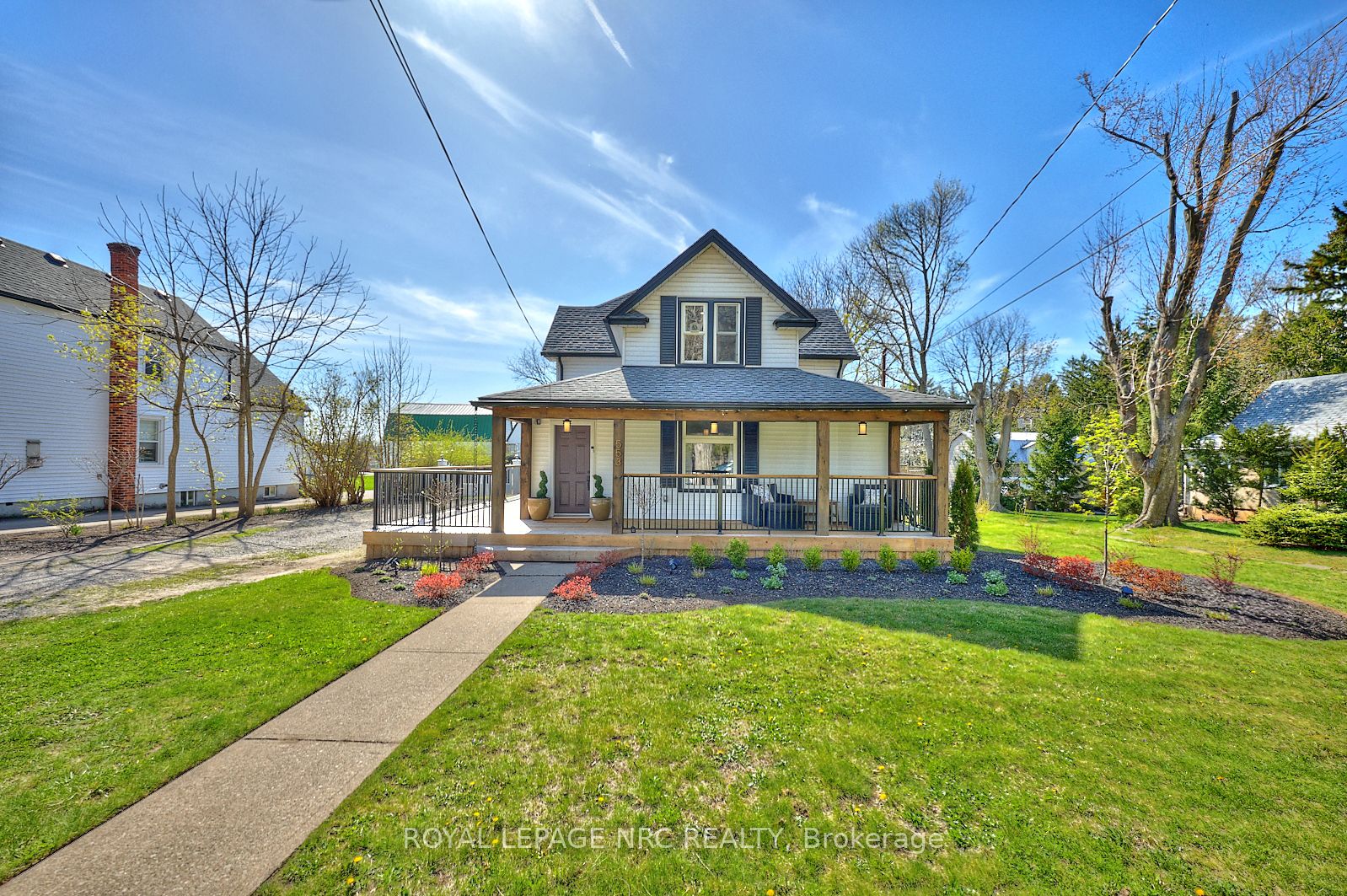 553 Ridge Road N Property Photo 2