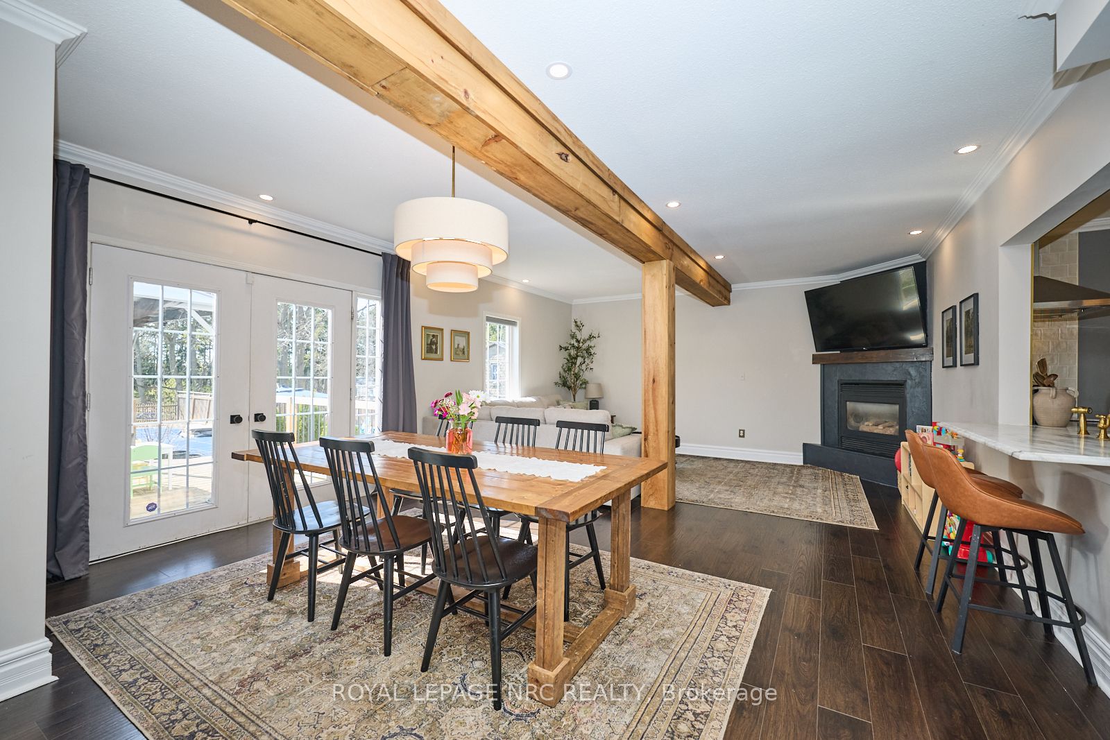553 Ridge Road N Property Photo 7