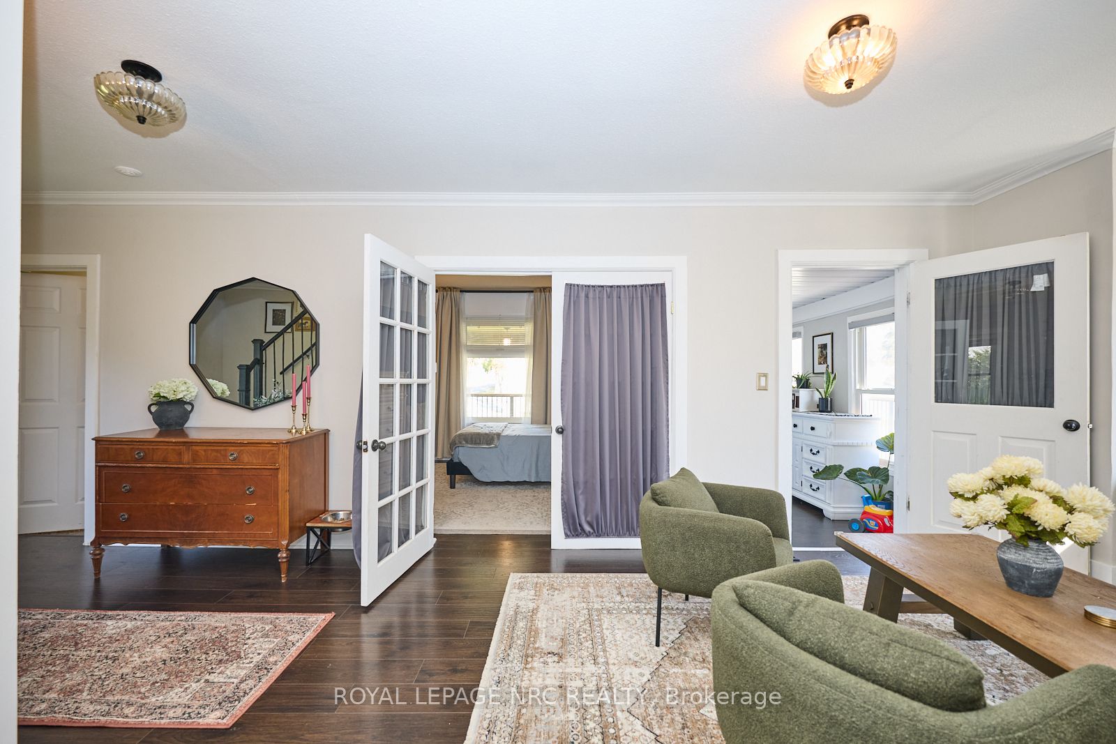 553 Ridge Road N Property Photo 15