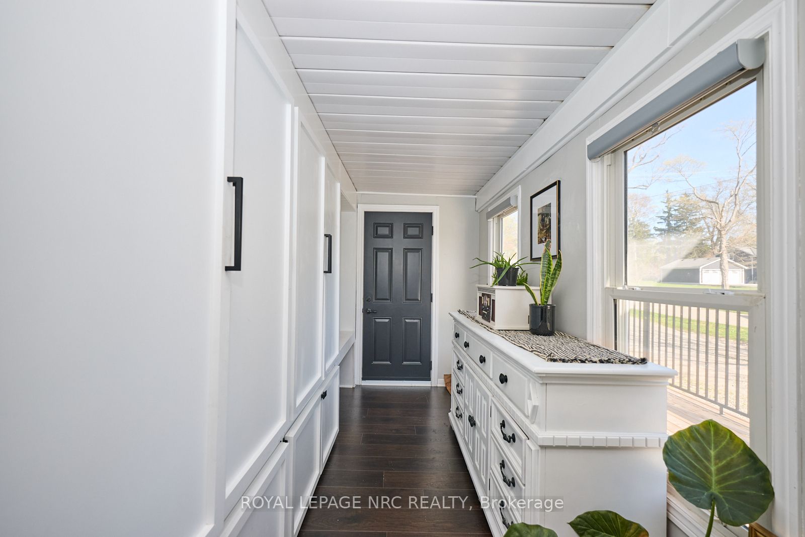 553 Ridge Road N Property Photo 16