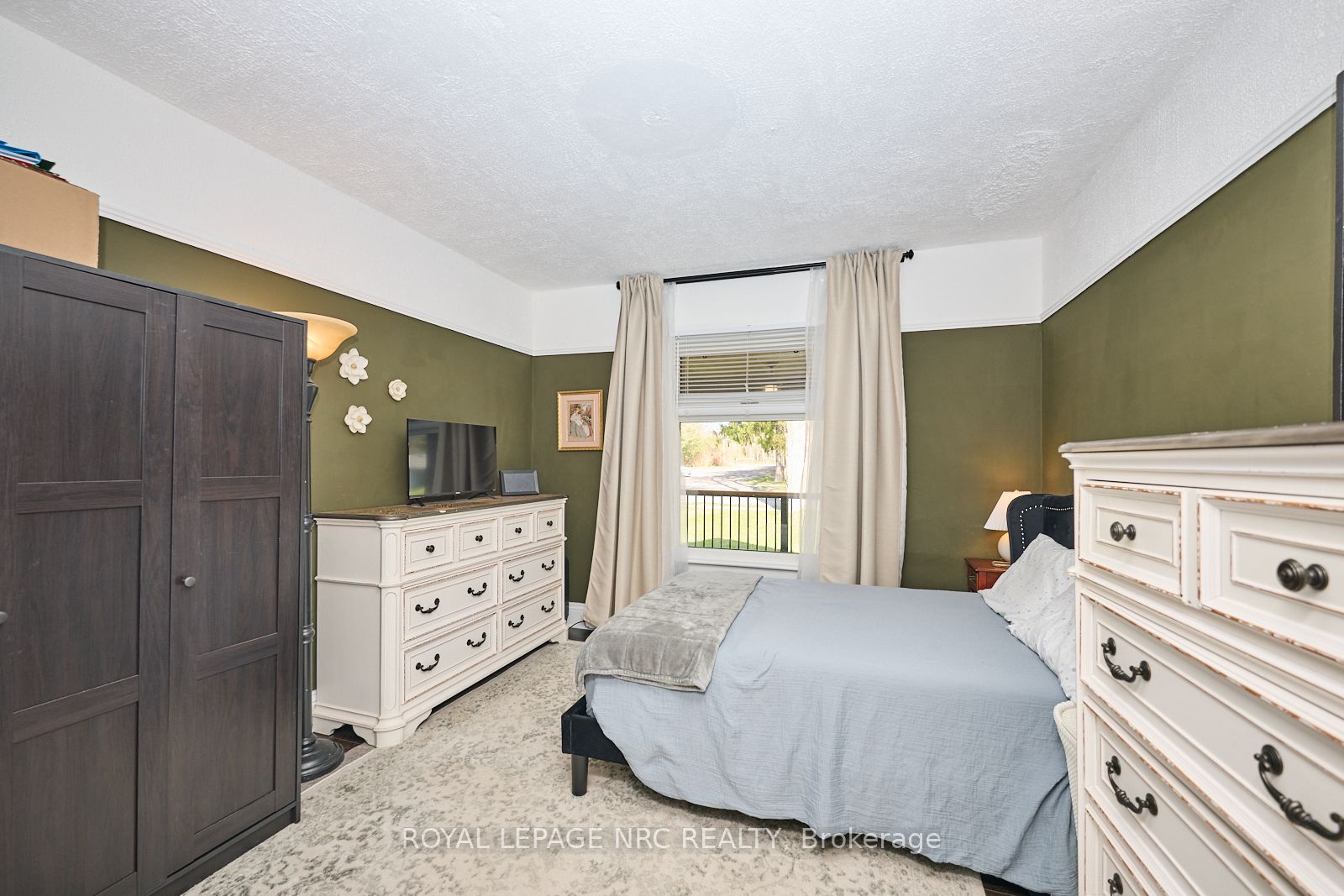 553 Ridge Road N Property Photo 18