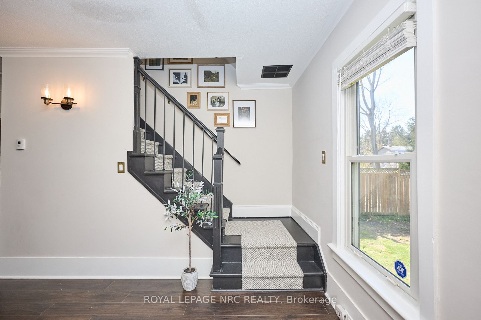 553 Ridge Road N Property Photo 21