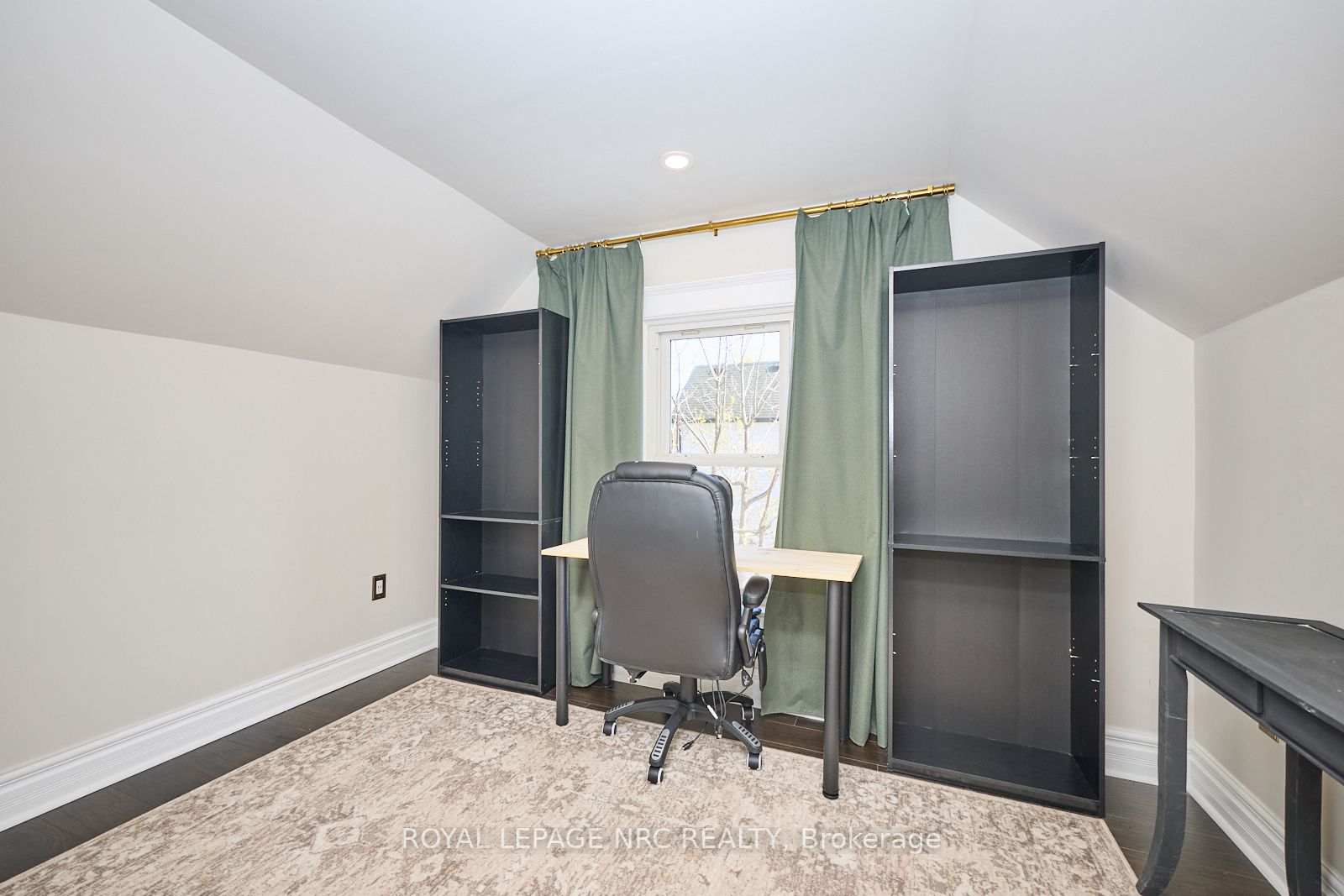 553 Ridge Road N Property Photo 25