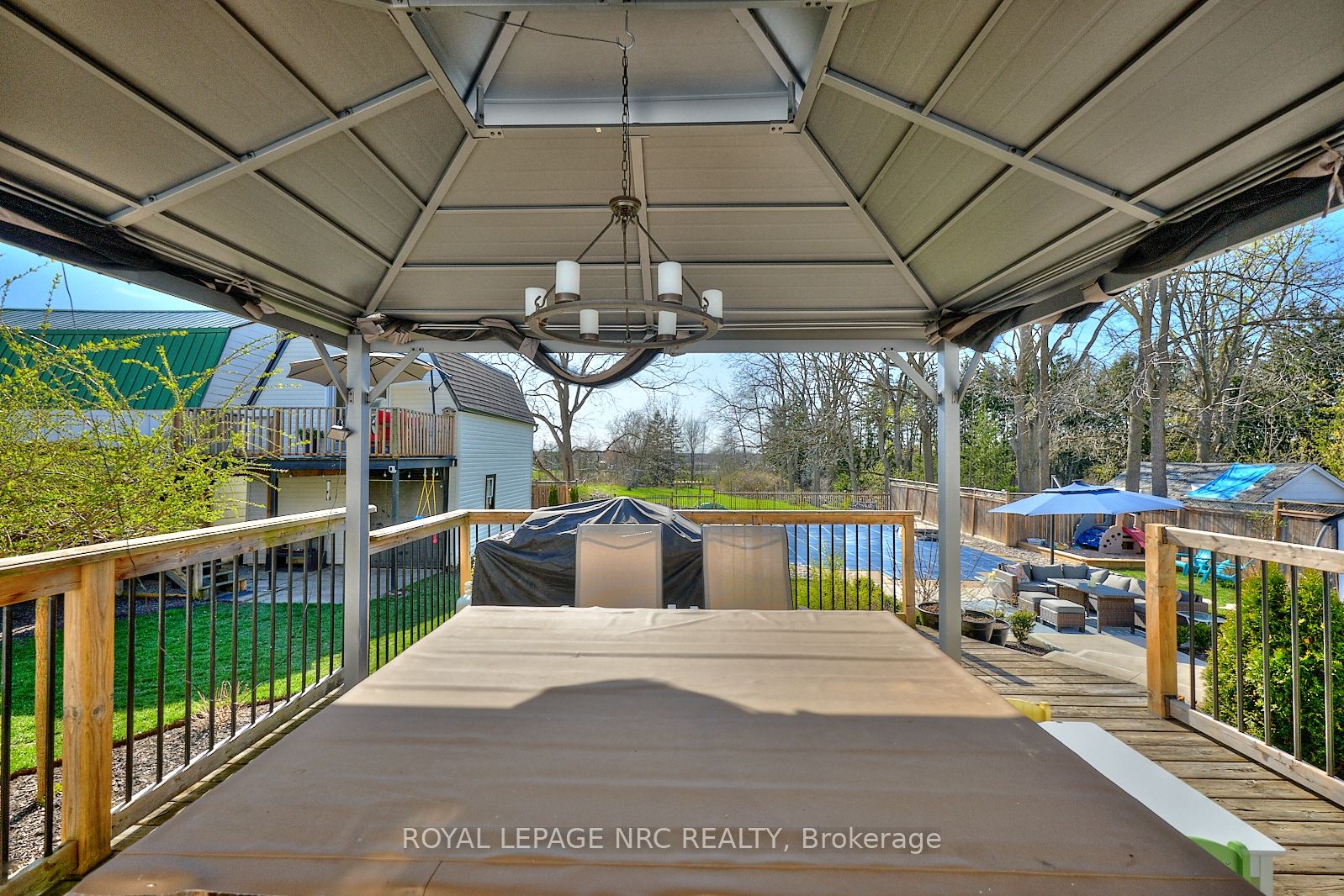 553 Ridge Road N Property Photo 45