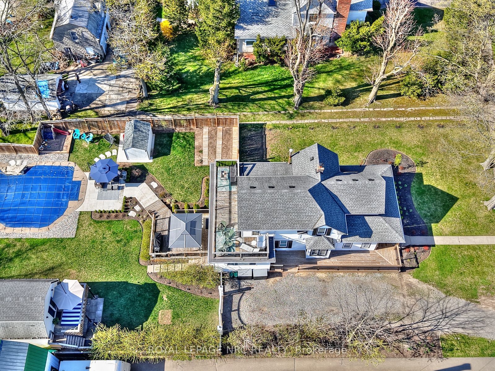 553 Ridge Road N Property Photo 46