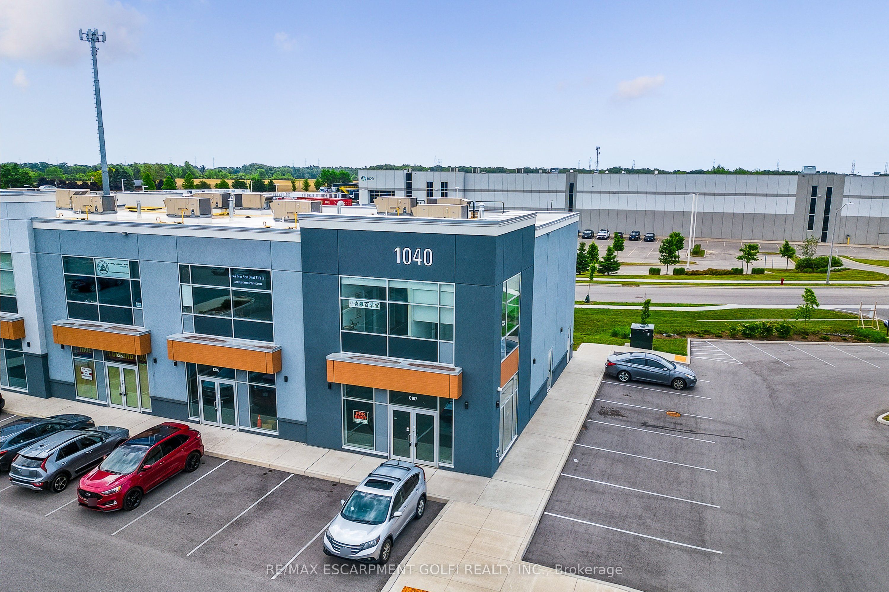 1040 Garner Road W 207 Property Photo 2