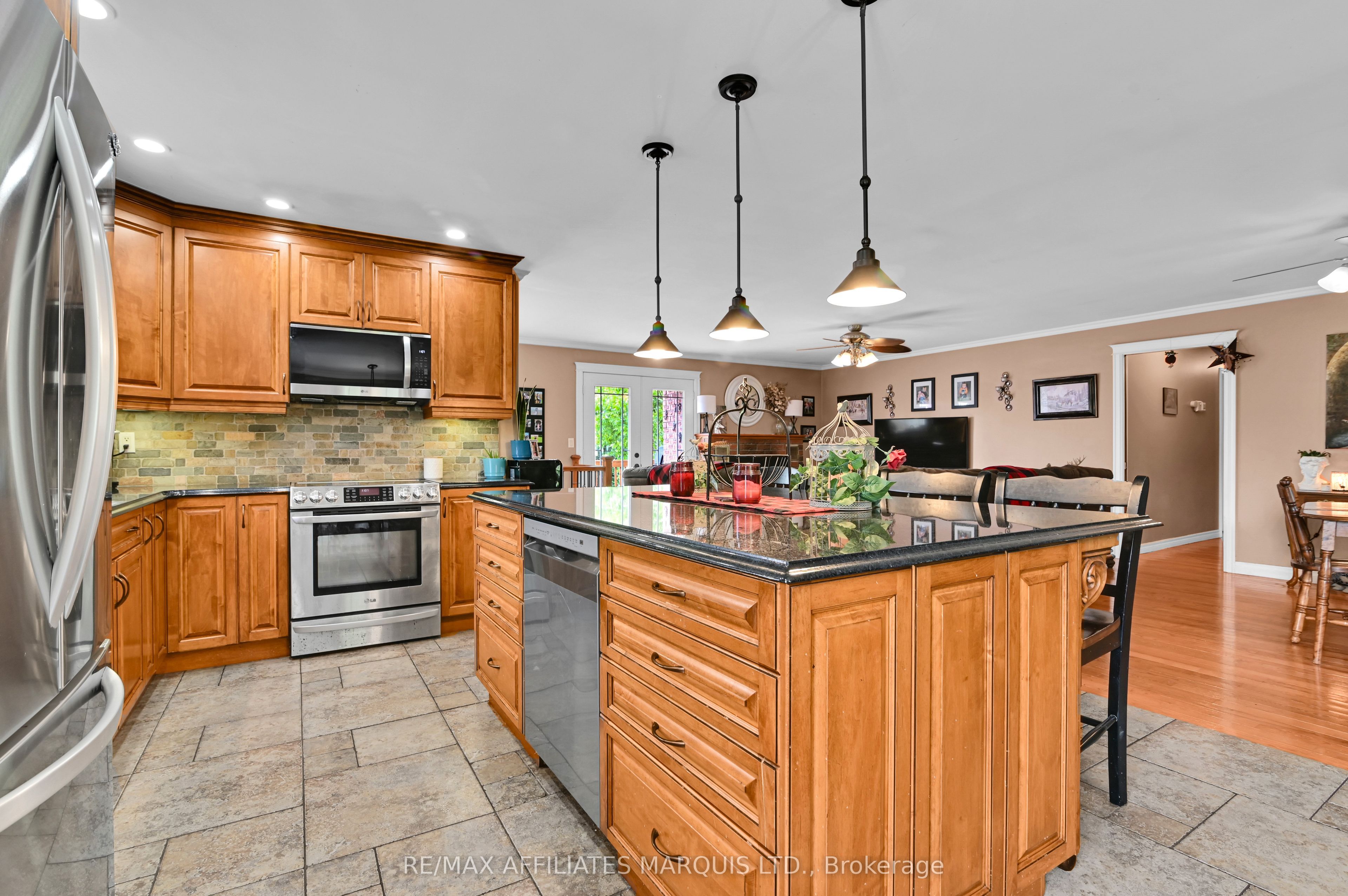 16398 County Road 18 Road Property Photo 8