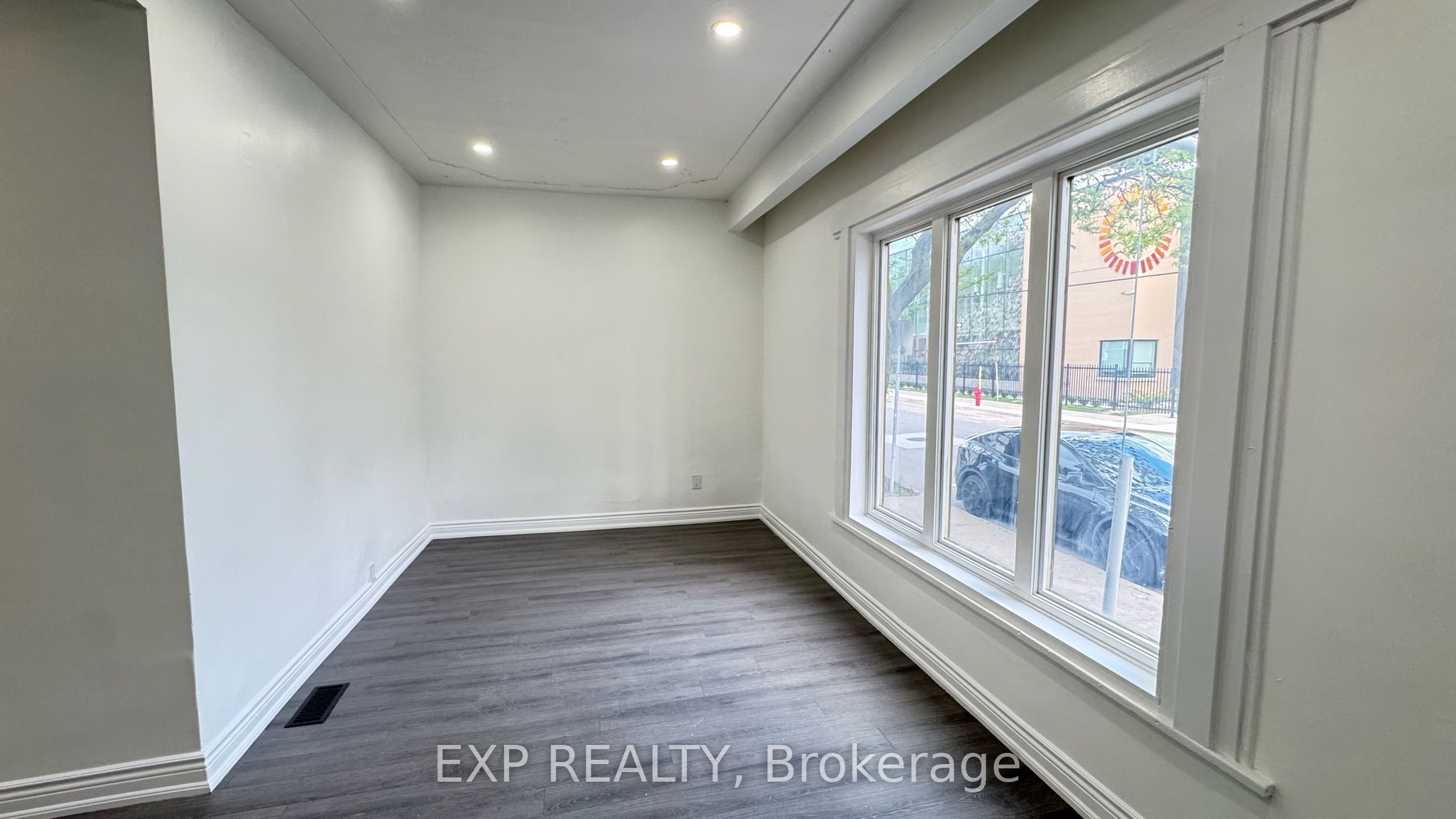 #1 - 425 Cannon Street Property Photo 10