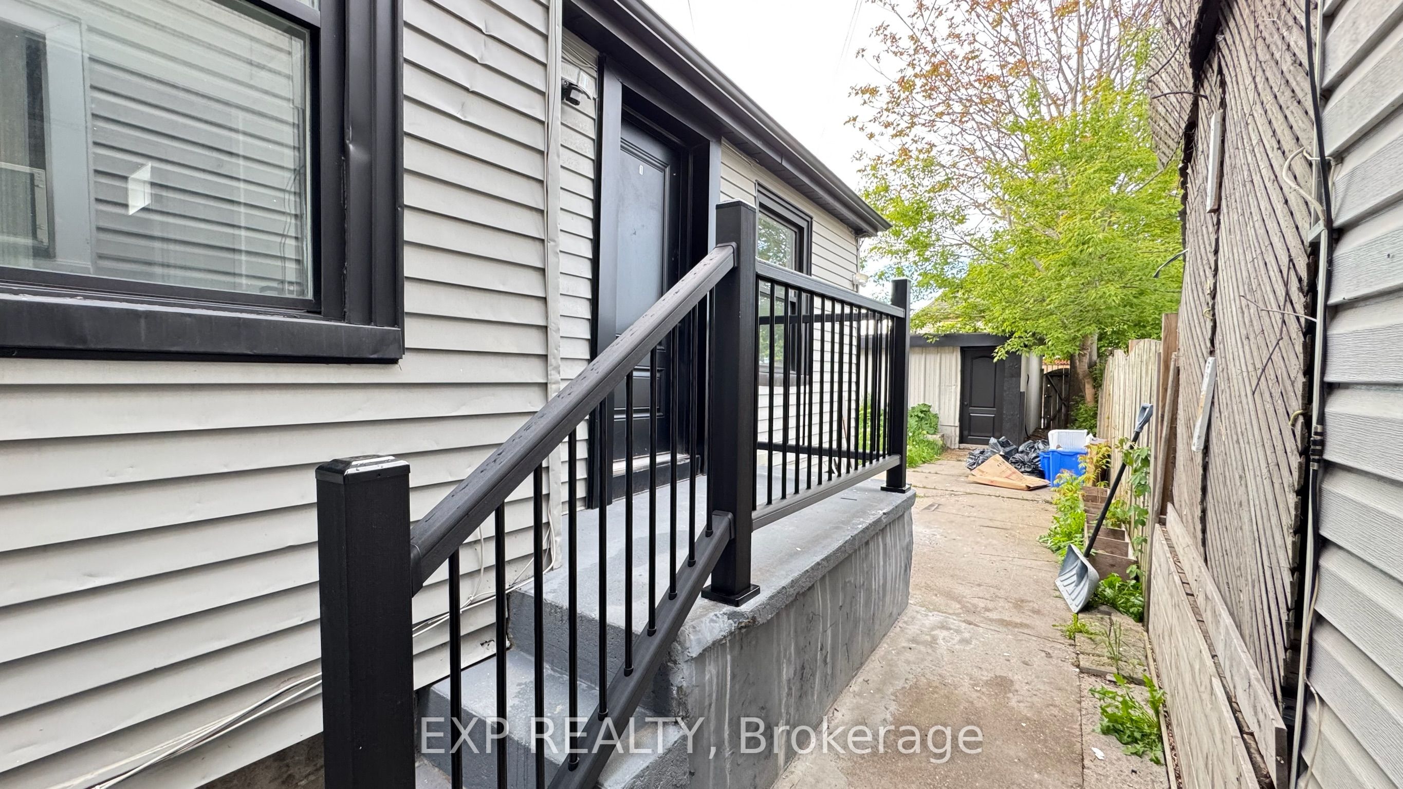 #1 - 425 Cannon Street Property Photo 32
