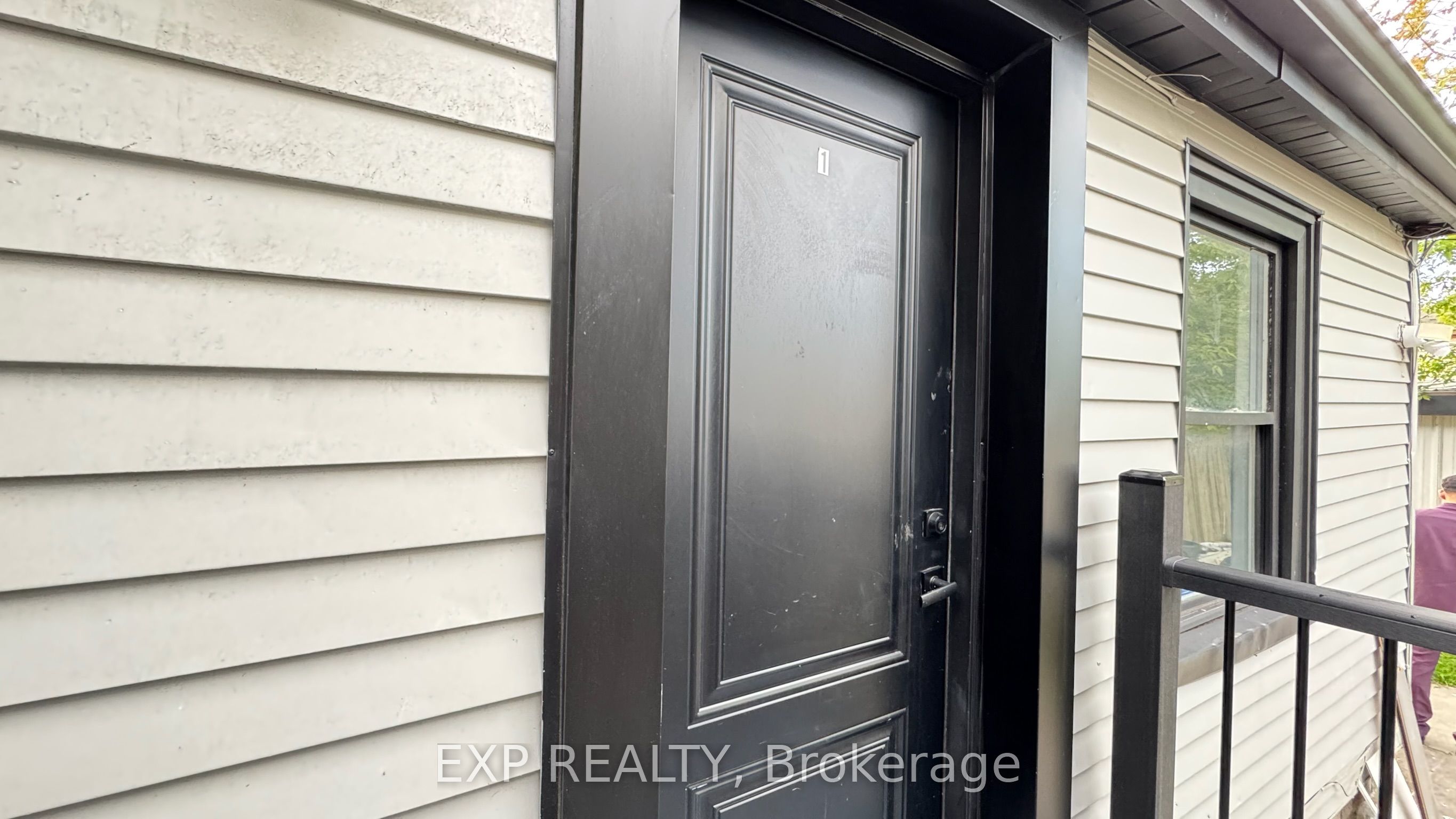 #1 - 425 Cannon Street Property Photo 33