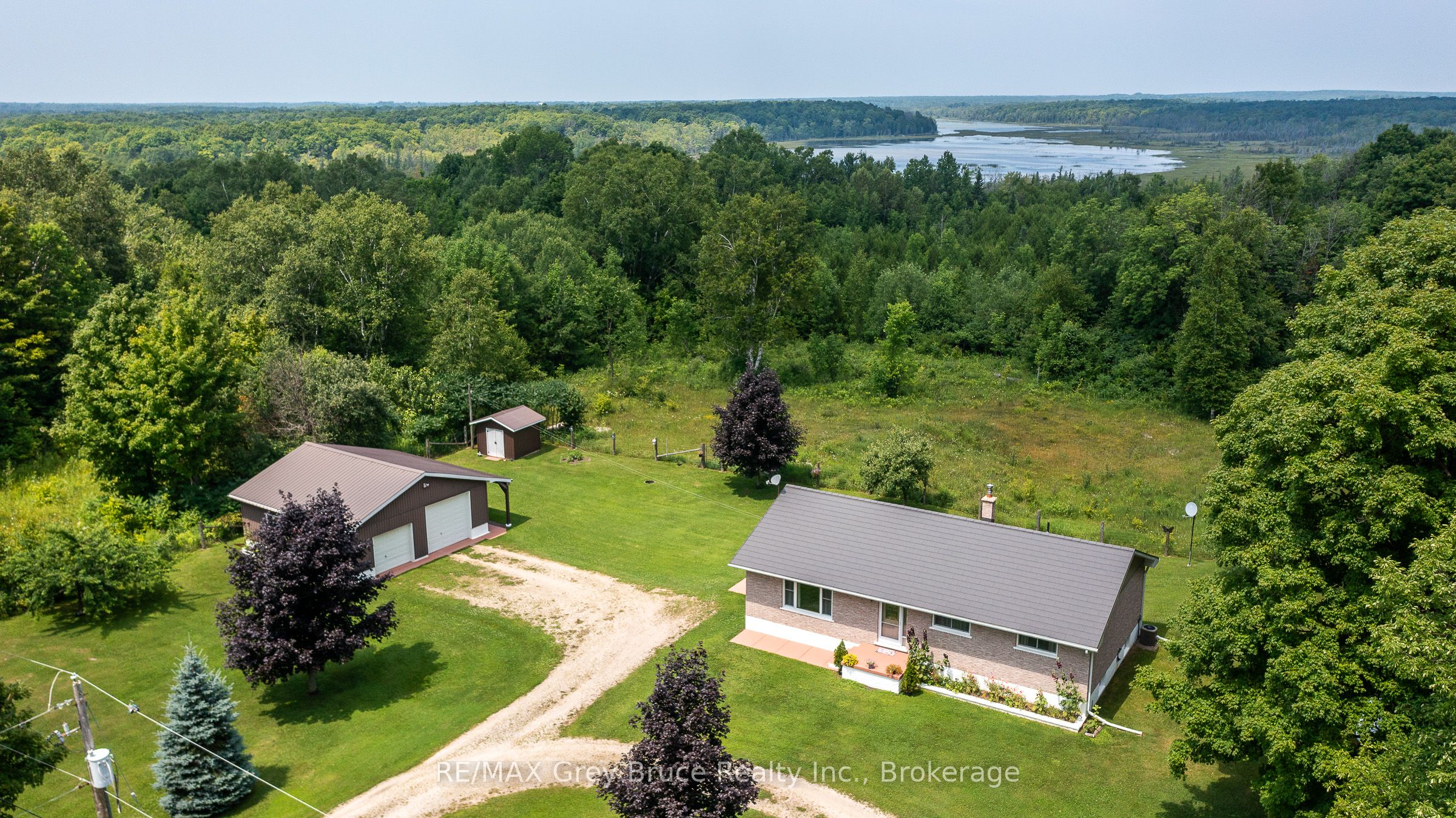 362511 Lindenwood Road Property Photo 1