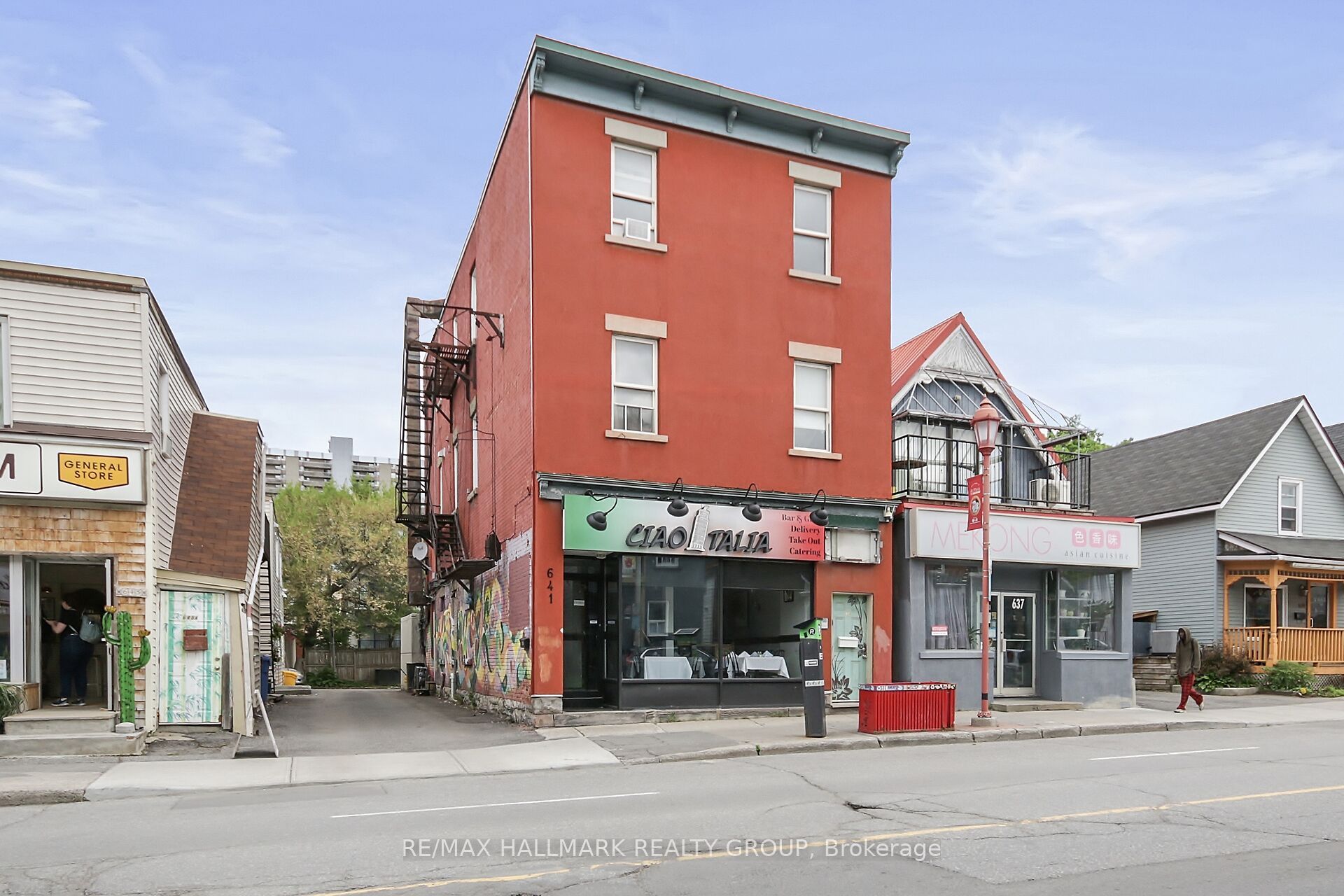 641 Somerset Street W Property Photo 2