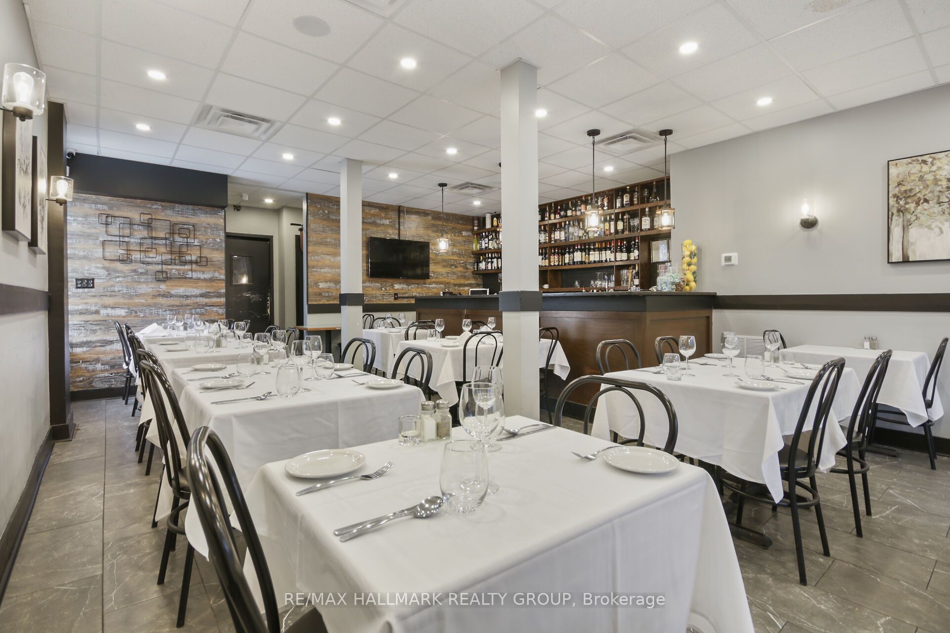 641 Somerset Street W Property Photo 10