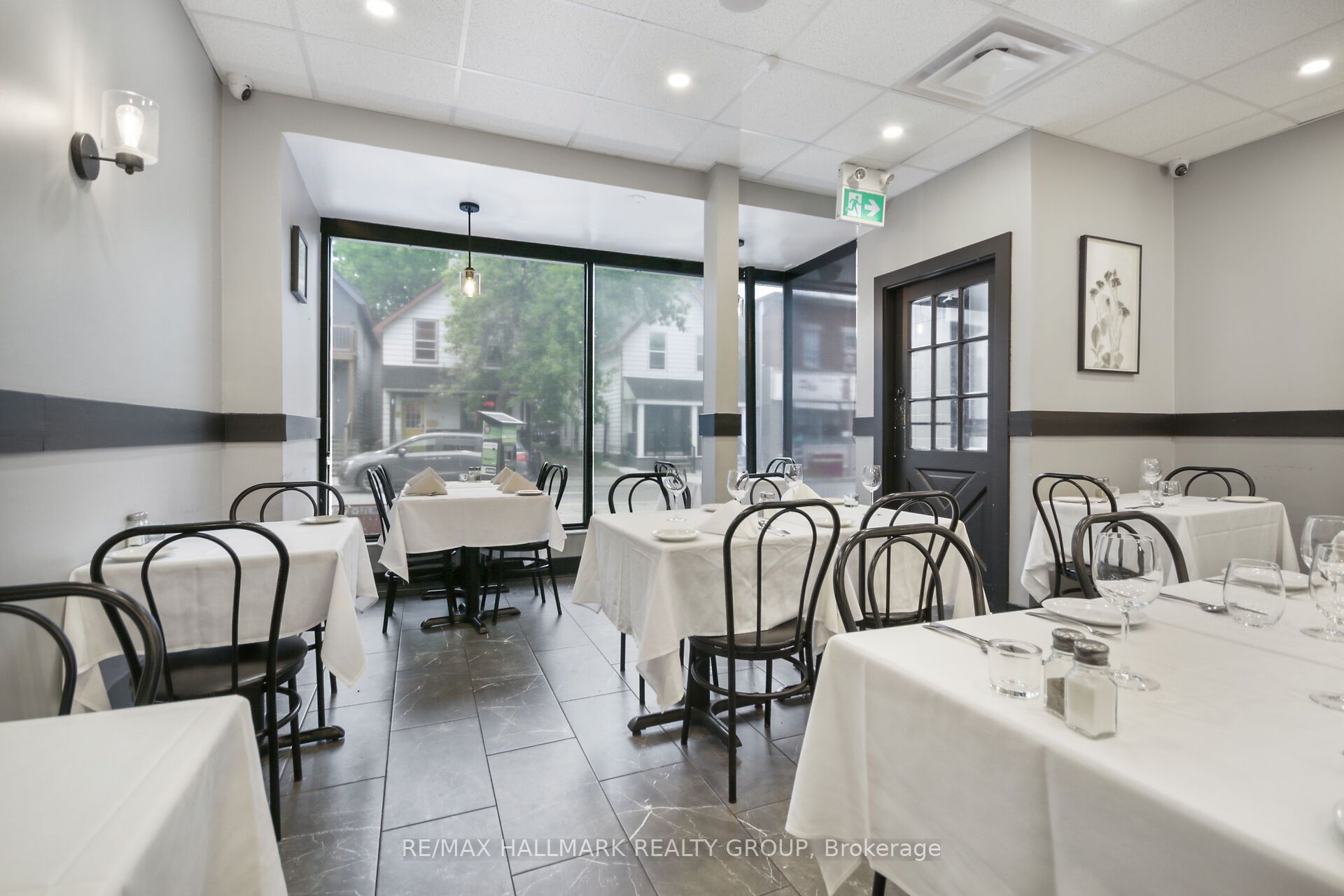 641 Somerset Street W Property Photo 14