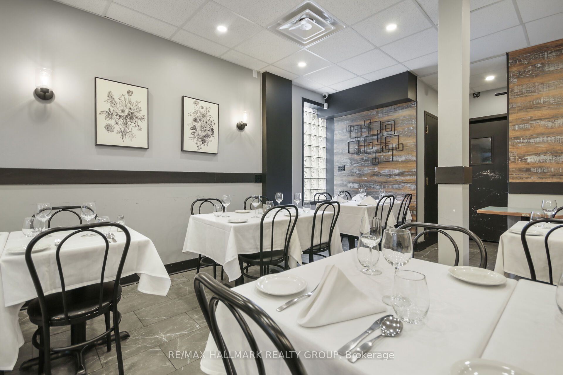 641 Somerset Street W Property Photo 15