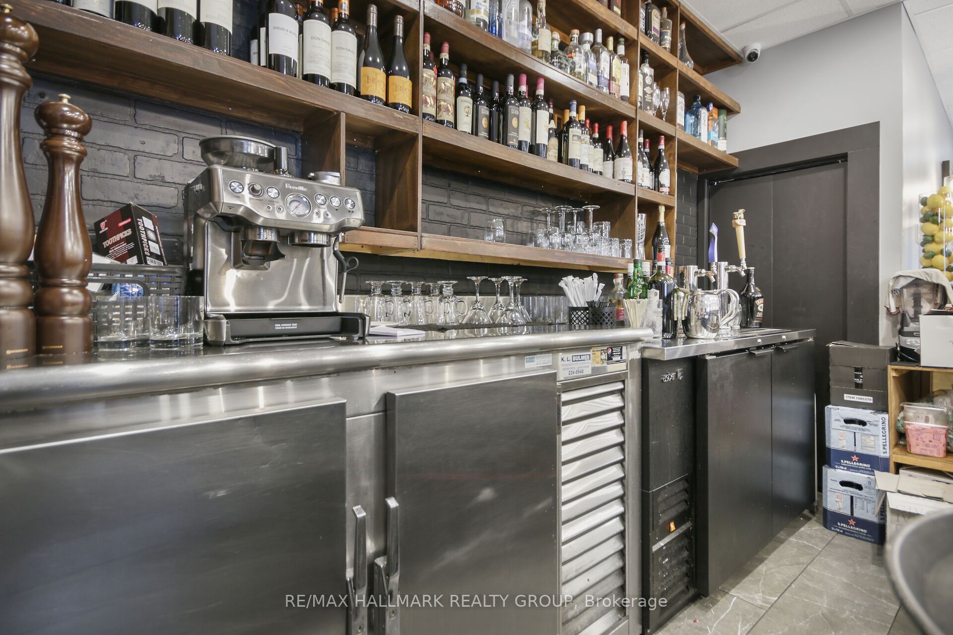 641 Somerset Street W Property Photo 21