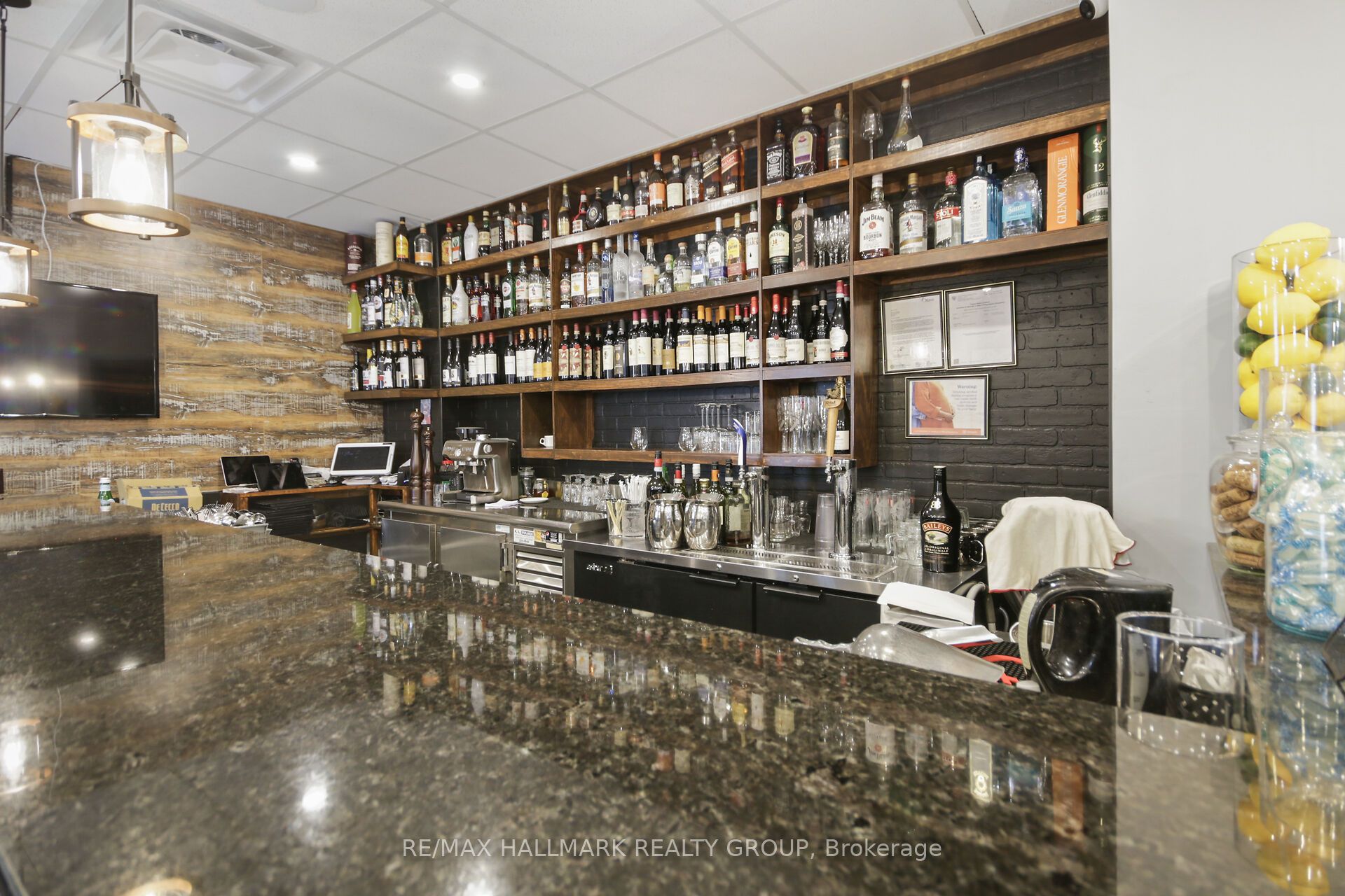 641 Somerset Street W Property Photo 24